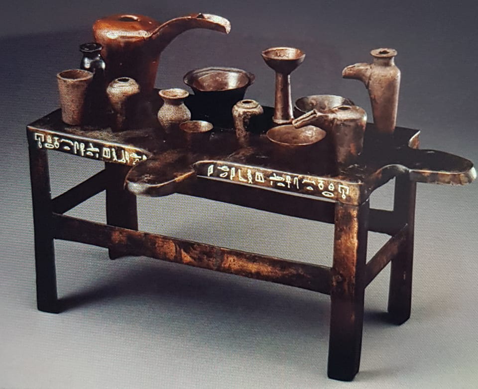 What does inscriptions on this altar say? r/AncientEgyptian