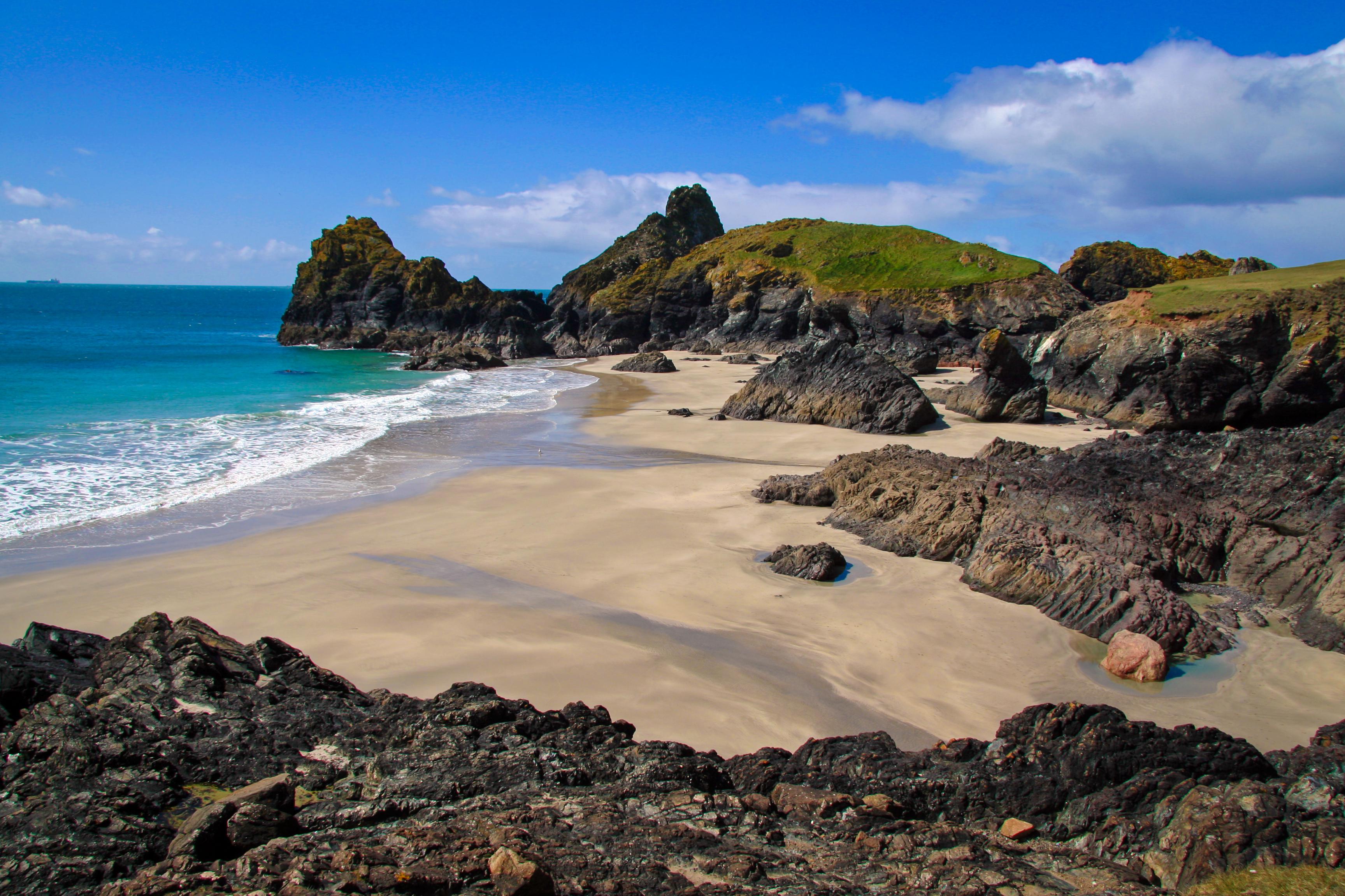Kynance Cove at low tide, Cornwall UK, June 2013 [OC] [3456x2304] r