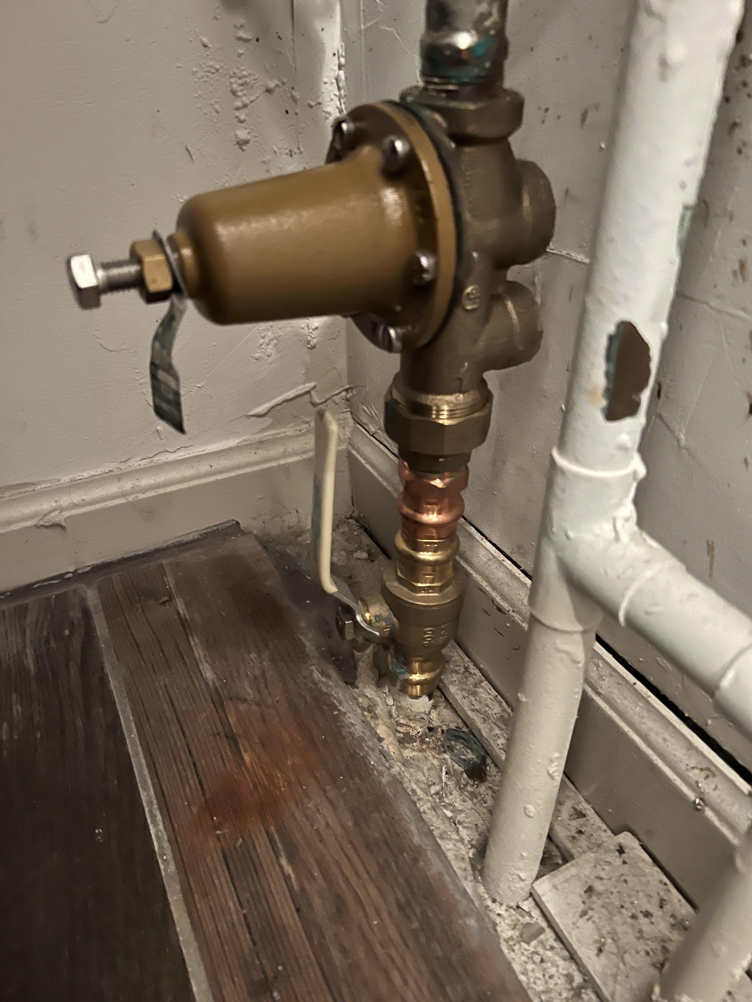 Plumbers of Reddit, this is my main water shut off and regulator ? I’m