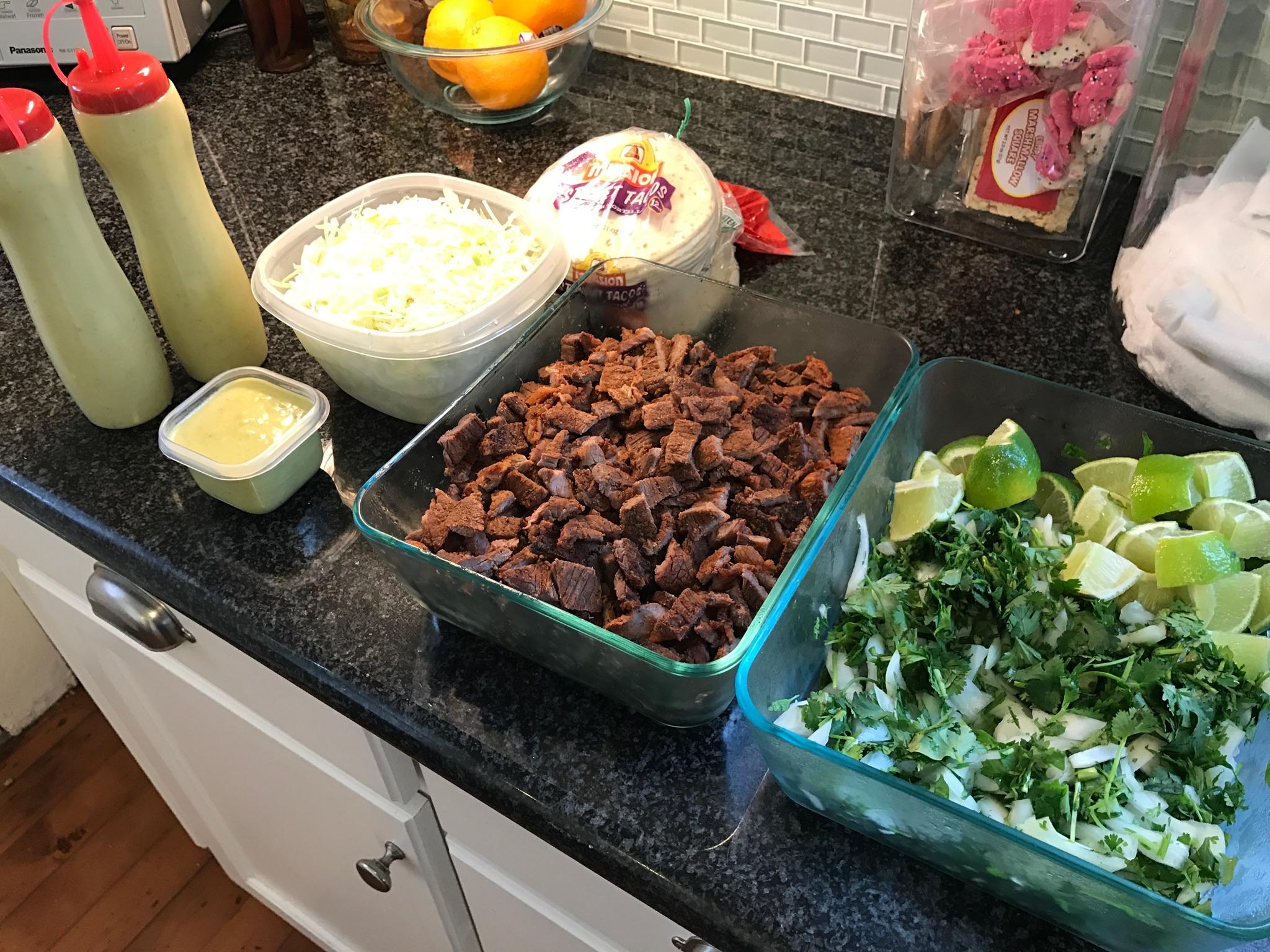 Carna asada street tacos with green sauce r/MealPrepSunday