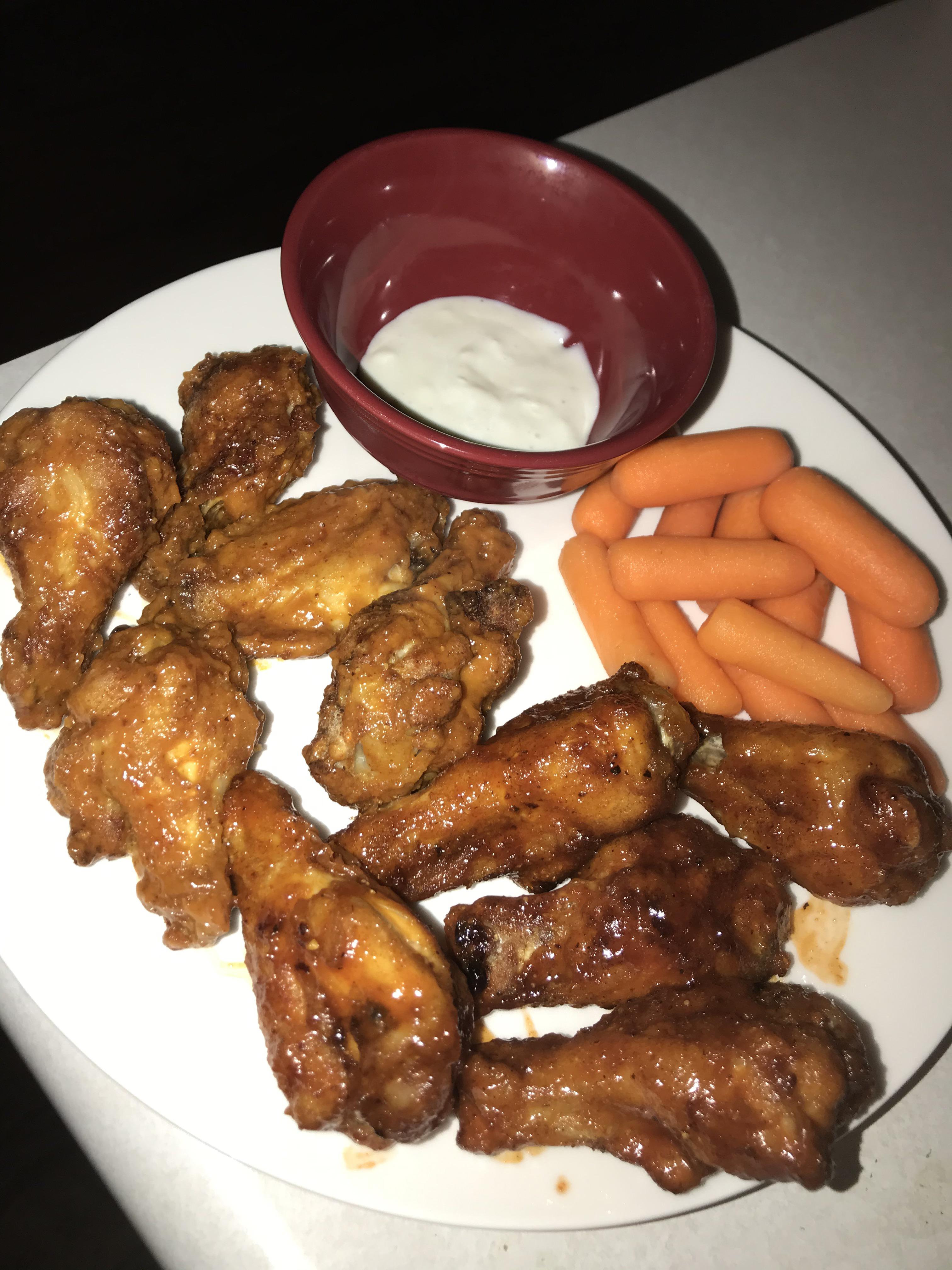 Airfryer perfection. Buffalo garlic & honey lime sriracha. r/Wings