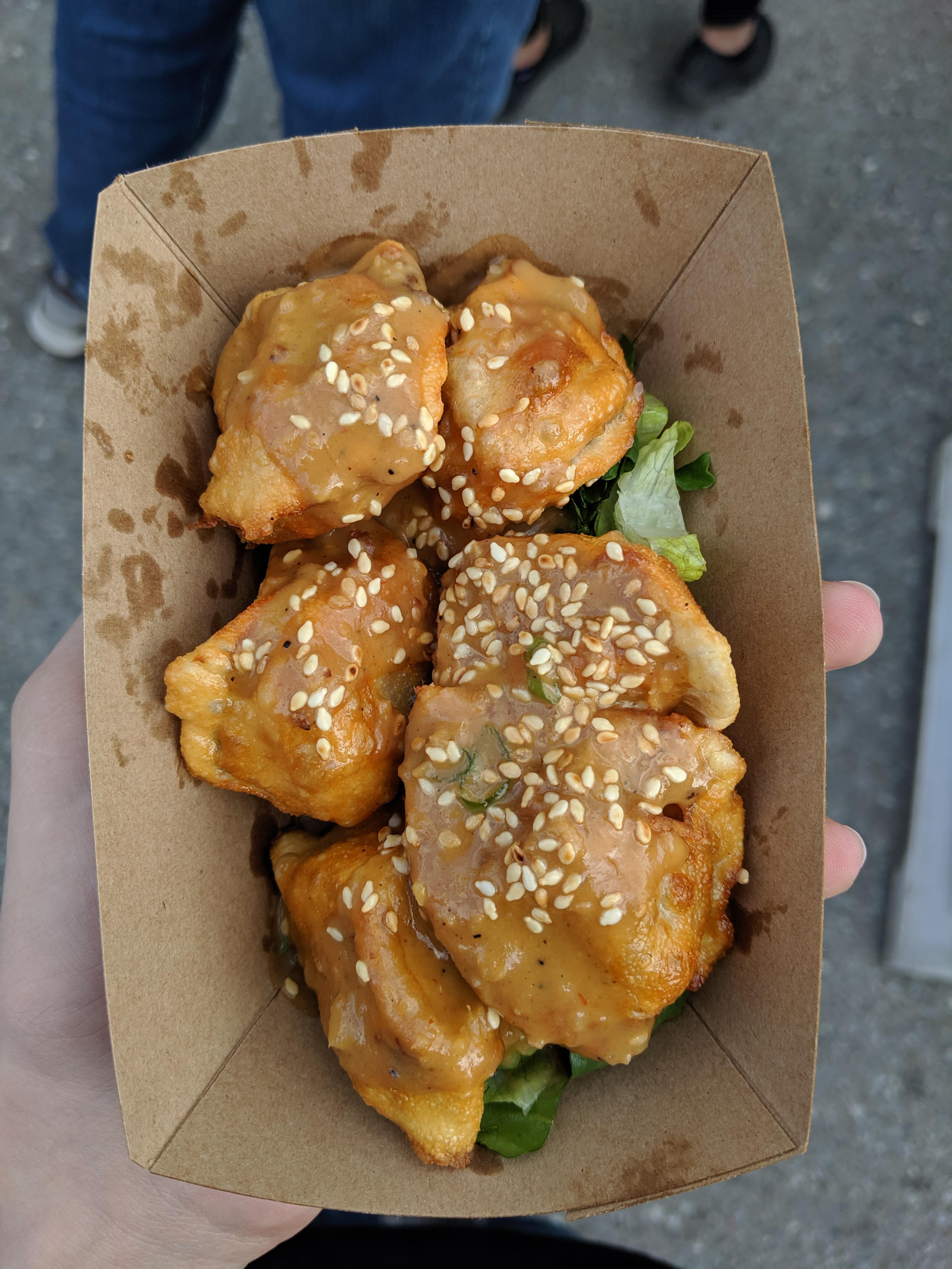 [I Ate] crispy chicken dumplings with peanut sauce [OC] r/FoodPorn
