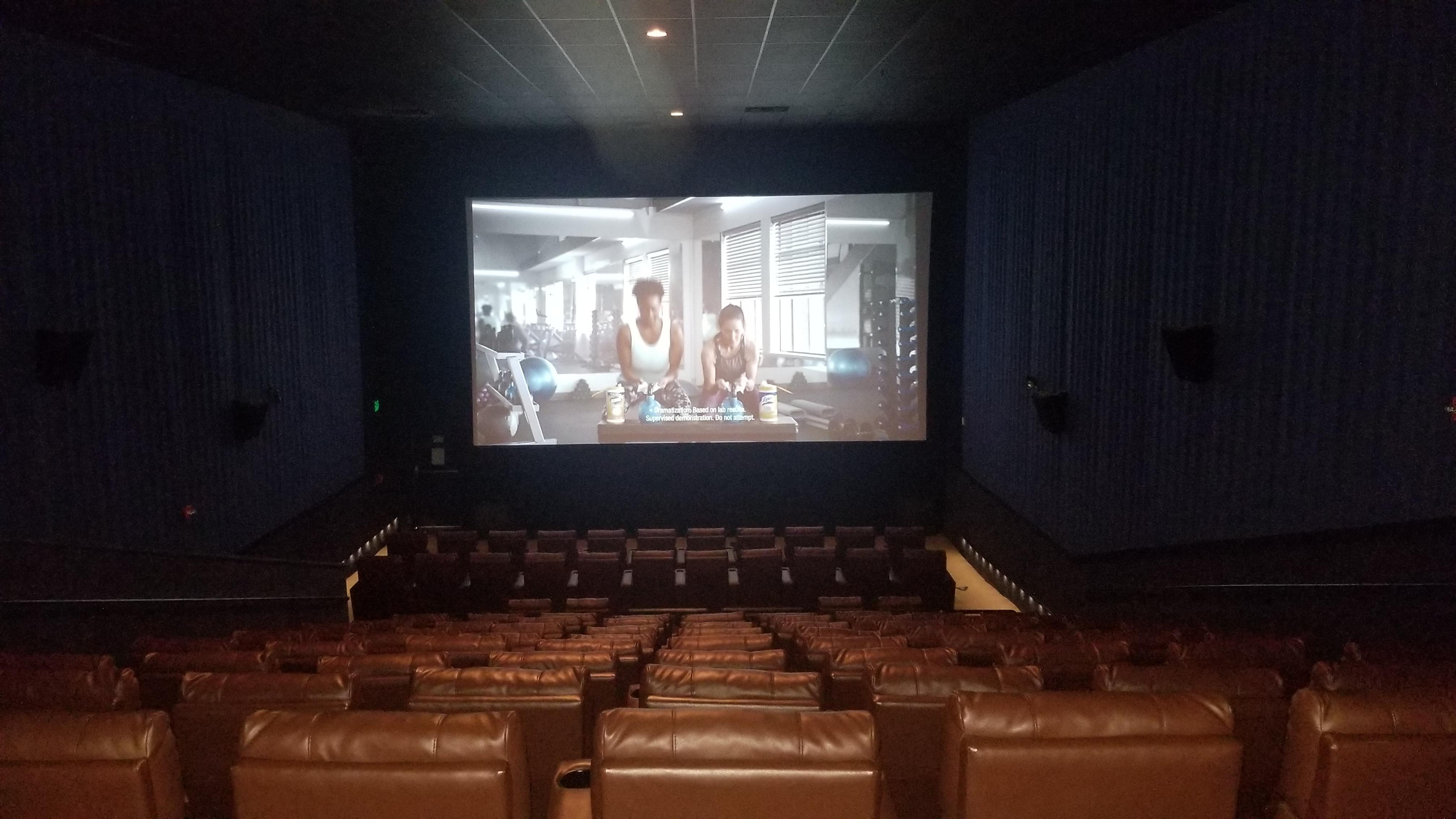 I'm the only person in this movie theatre. r/mildlyinteresting