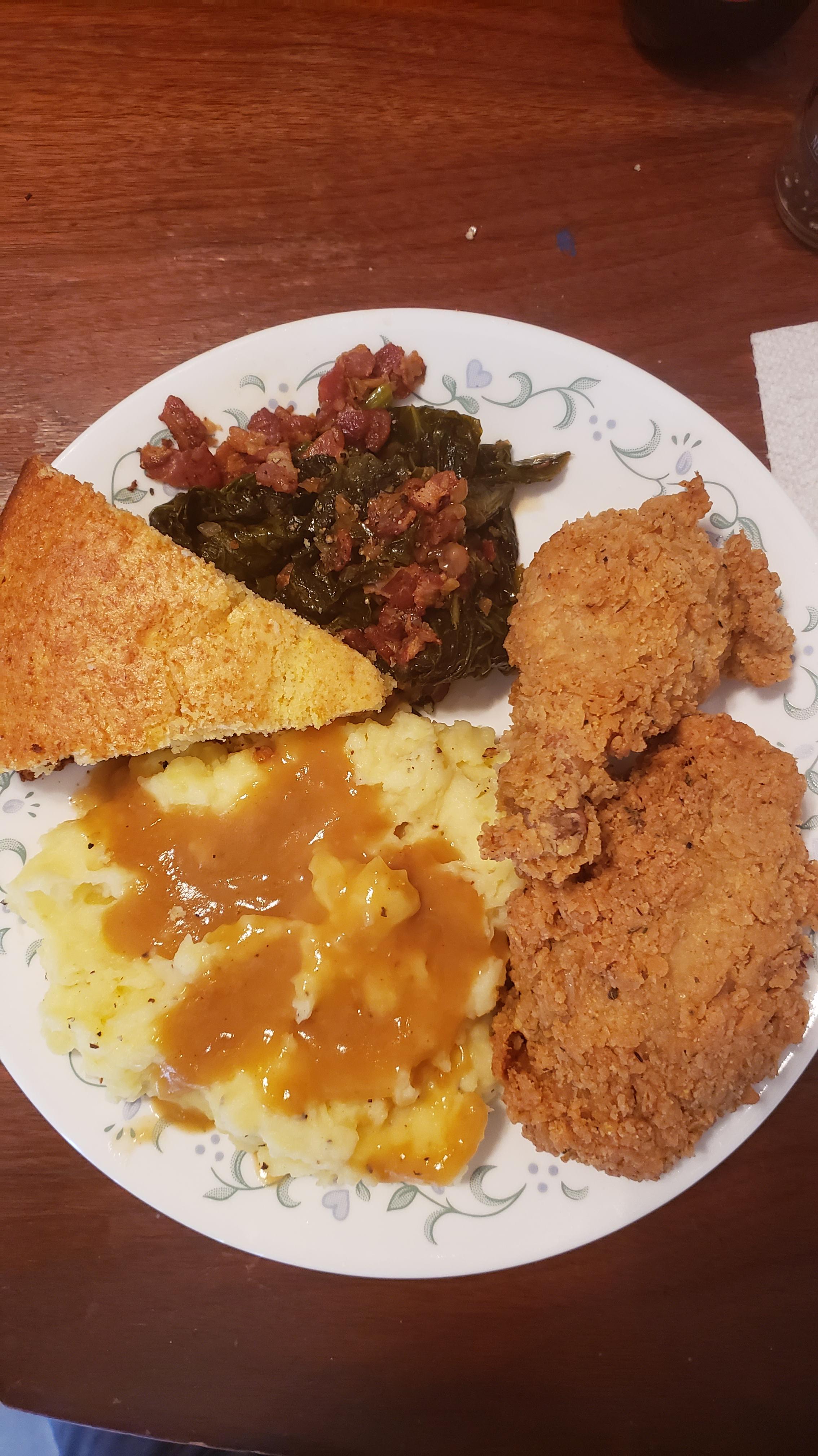 [Homemade] Fried chicken with braised collared greens, sweet cornbread