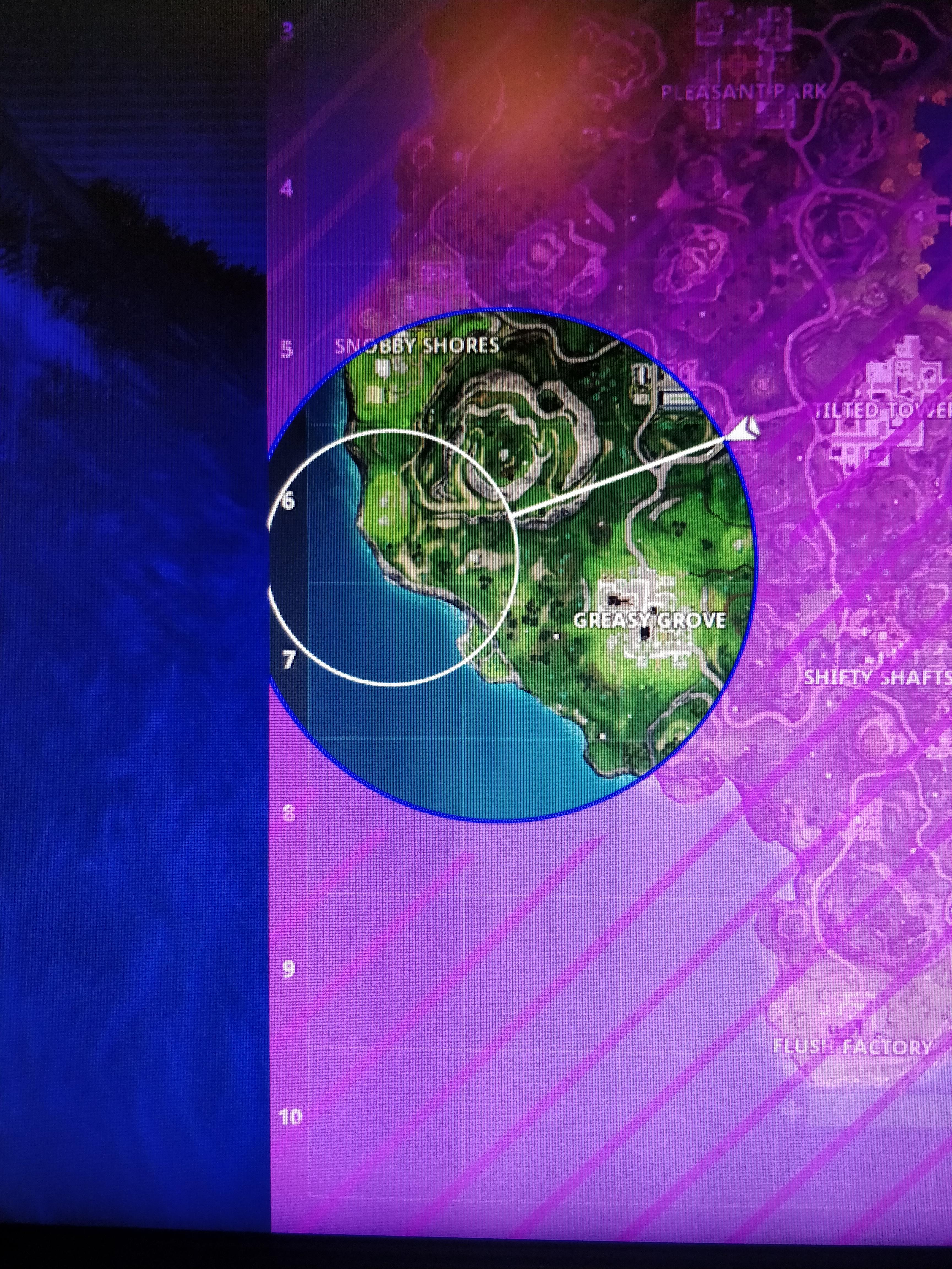 The weirdest end circle i've ever seen r/FortNiteBR