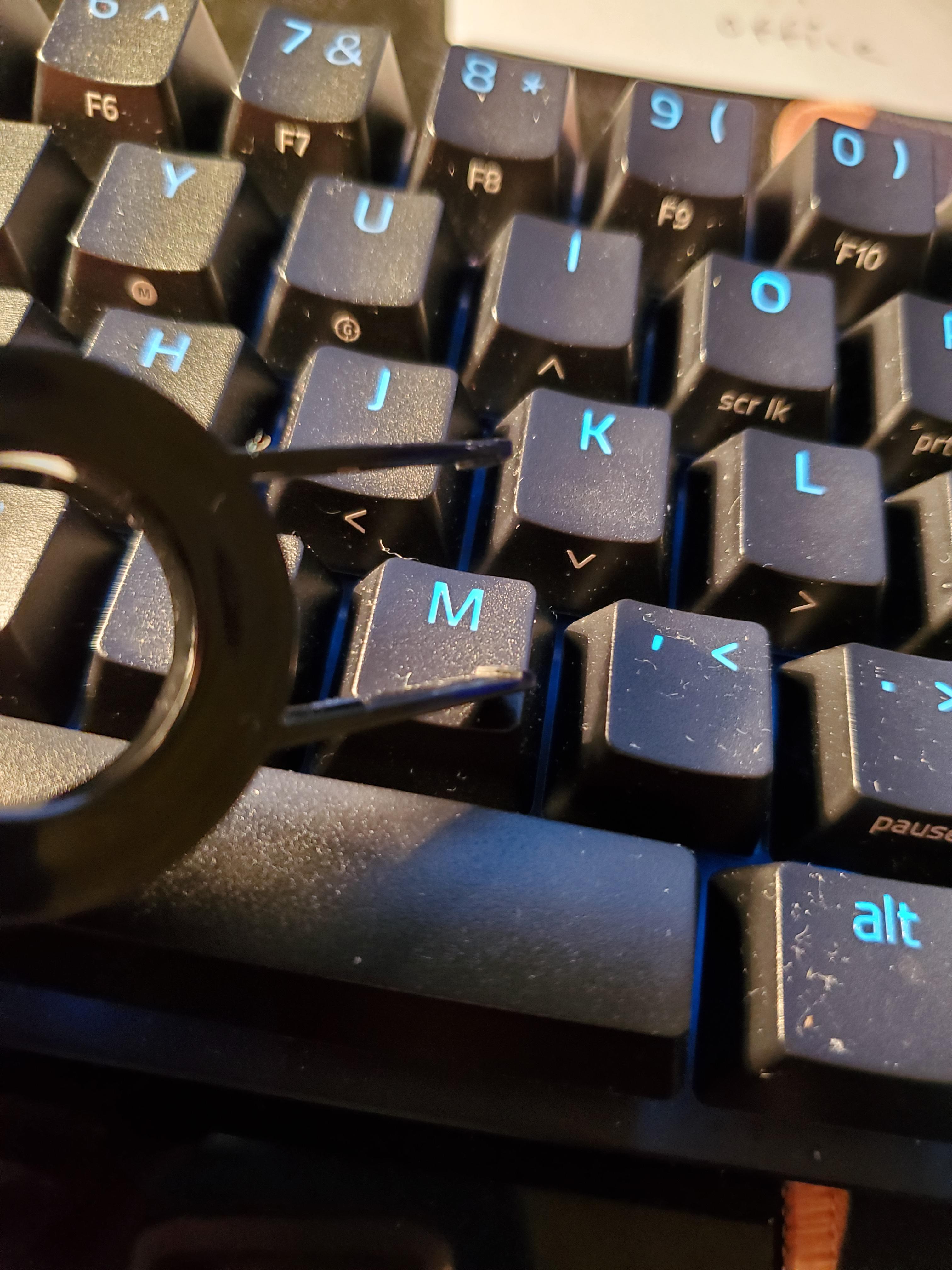 Unable to remove keycaps with Keycap puller? huntsman mini elite? (help