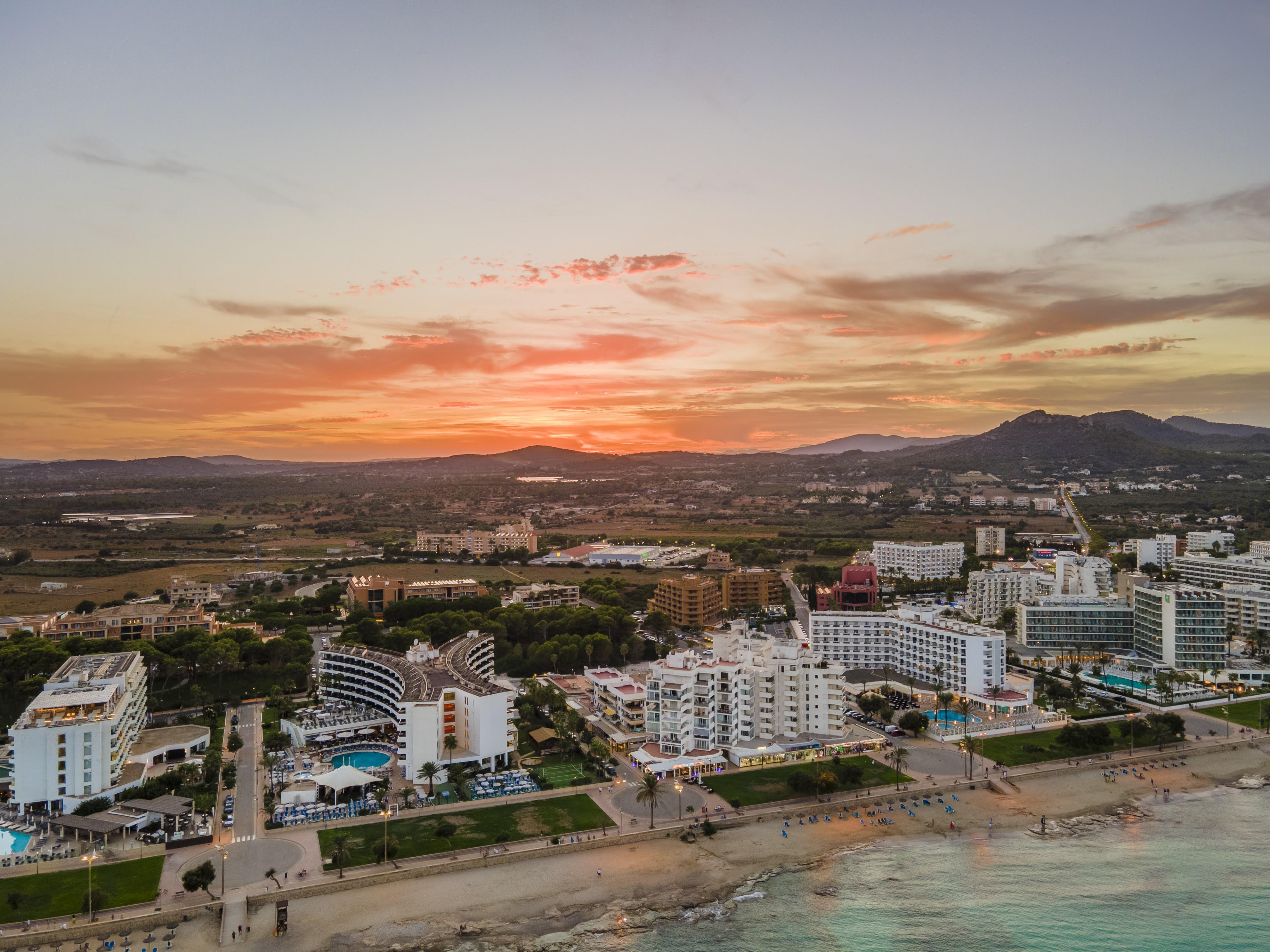 Sunset in Cala Millor, Mallorca shot with Air 2 r/dji