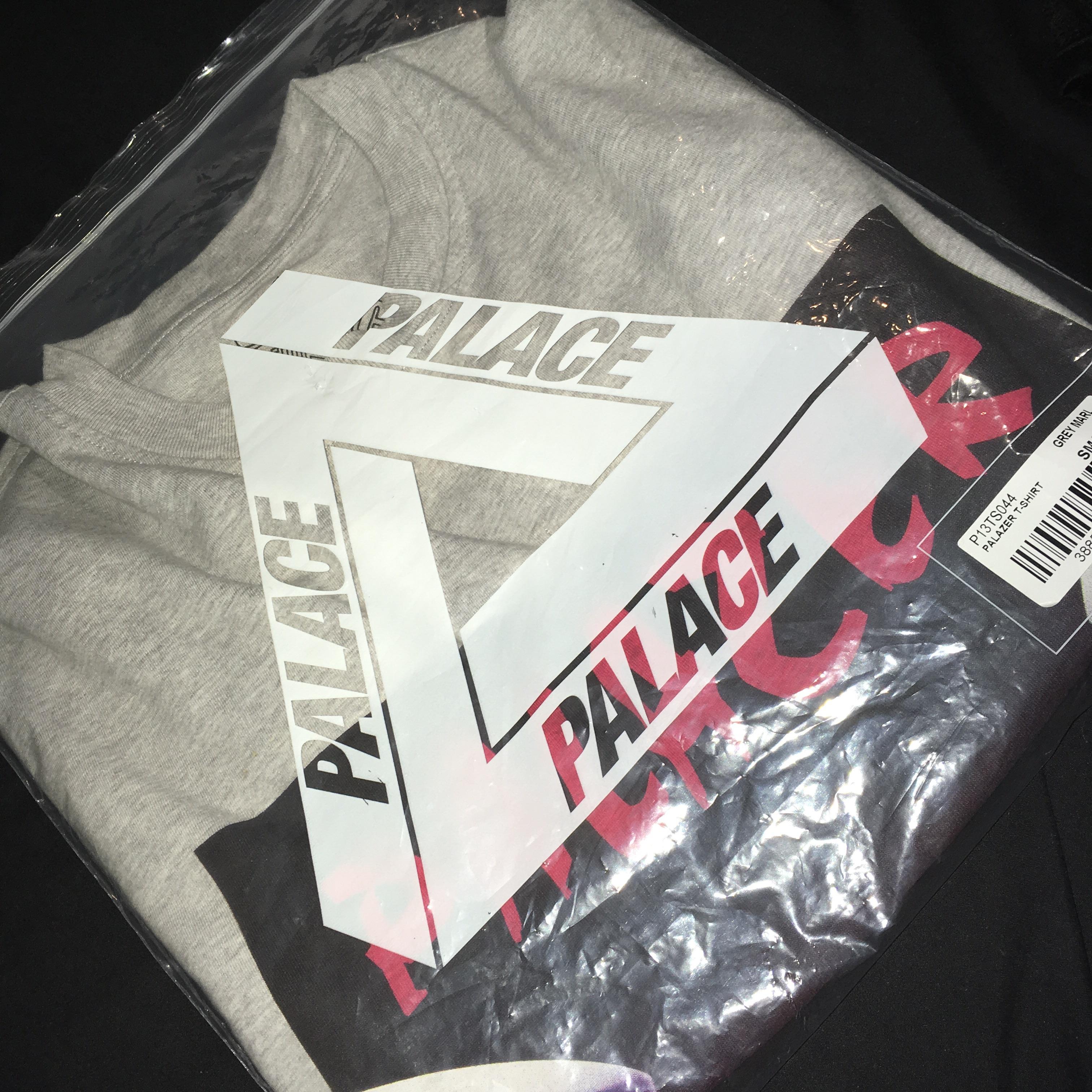 (Want to sell) unworn Palace Palazer tee in grey, size small for retail