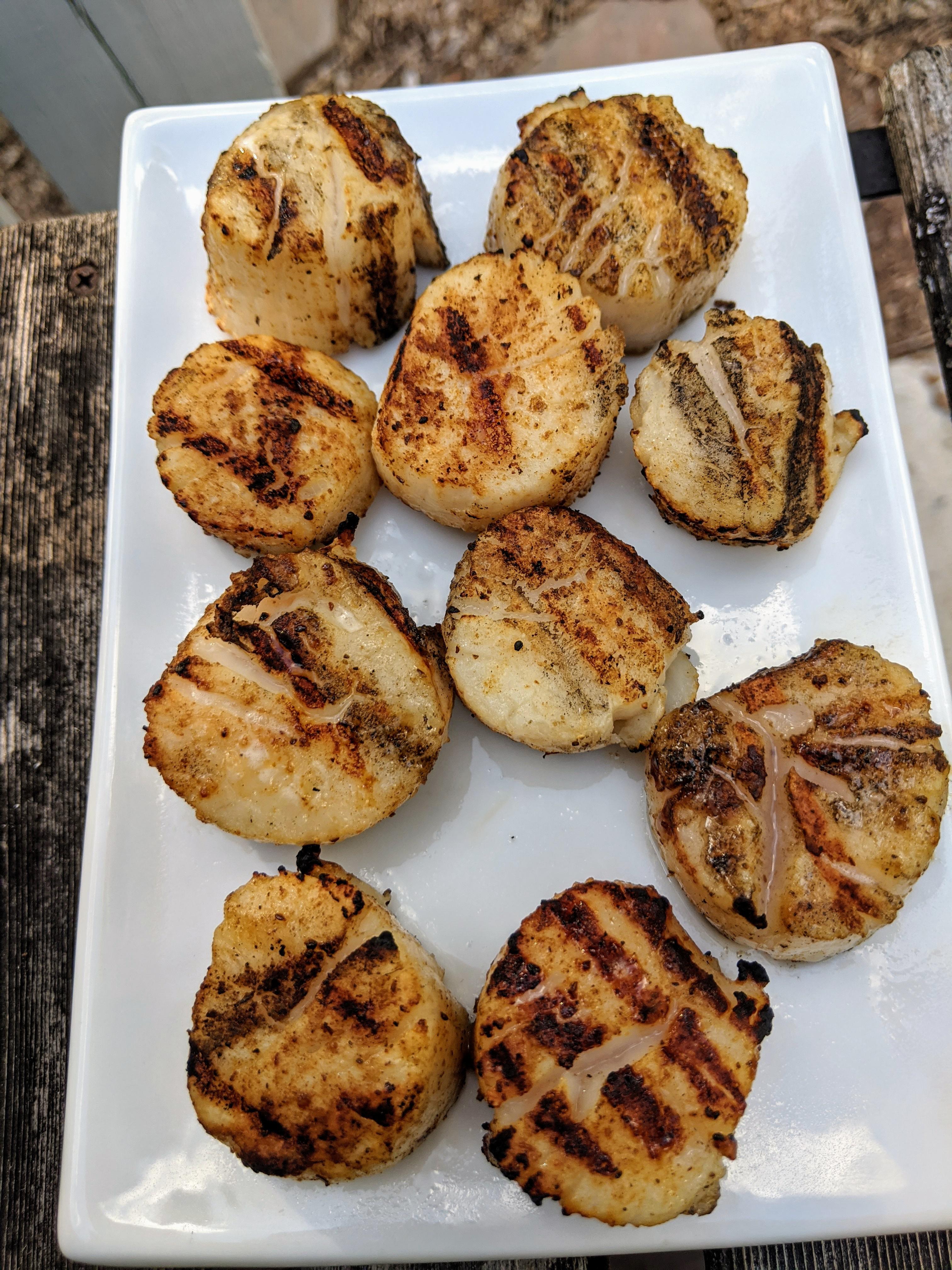 Grilled scallops off the BGE. Smoked salt and Old Bay seasoning. r/grilling