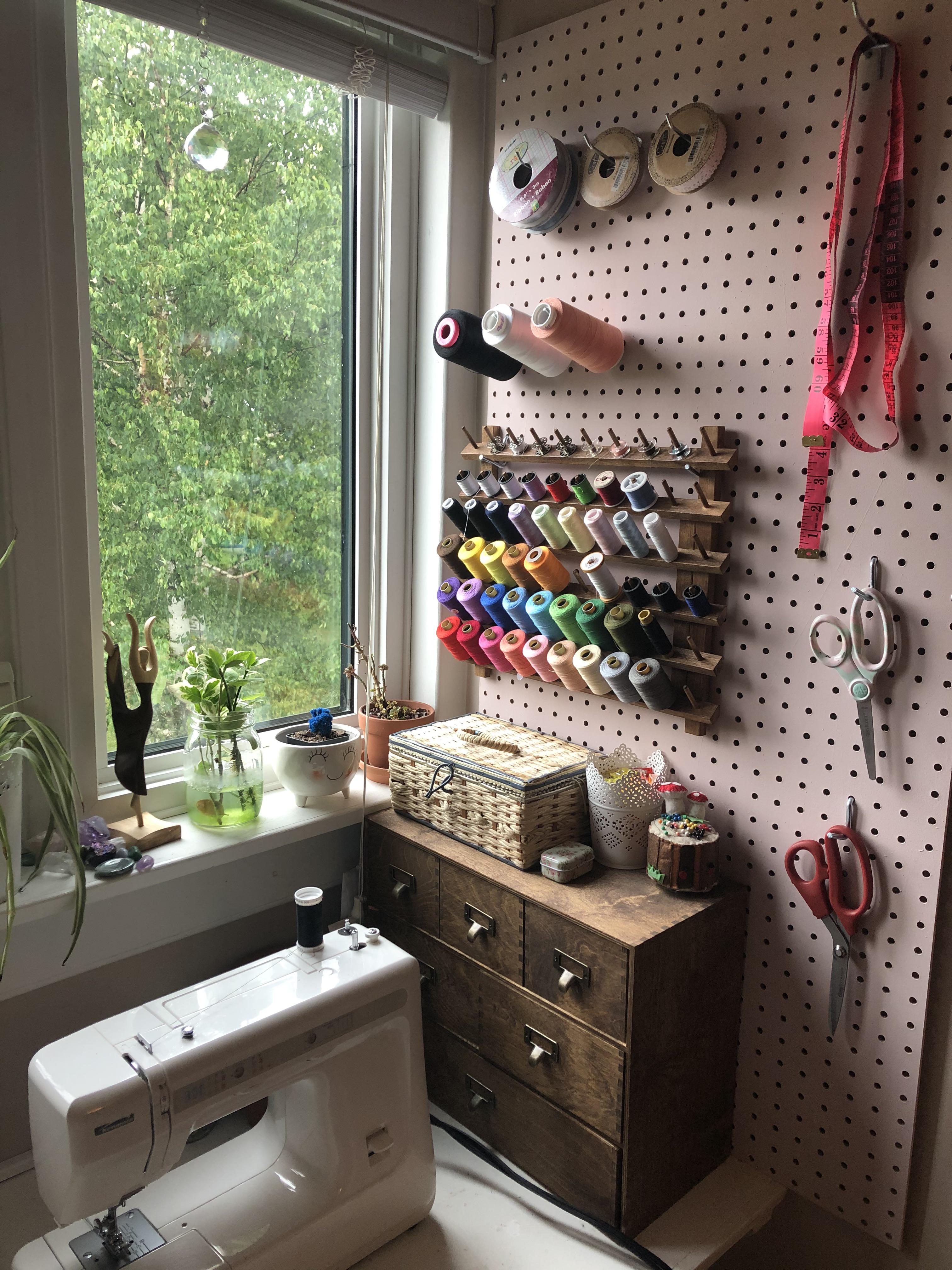 Peg board DIY I made for my small sewing space! r/sewing