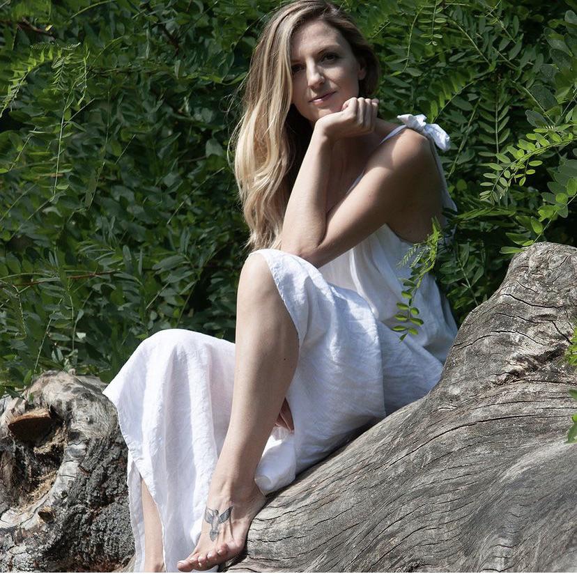 Maude and her perfect feet r/Maude_Hirst