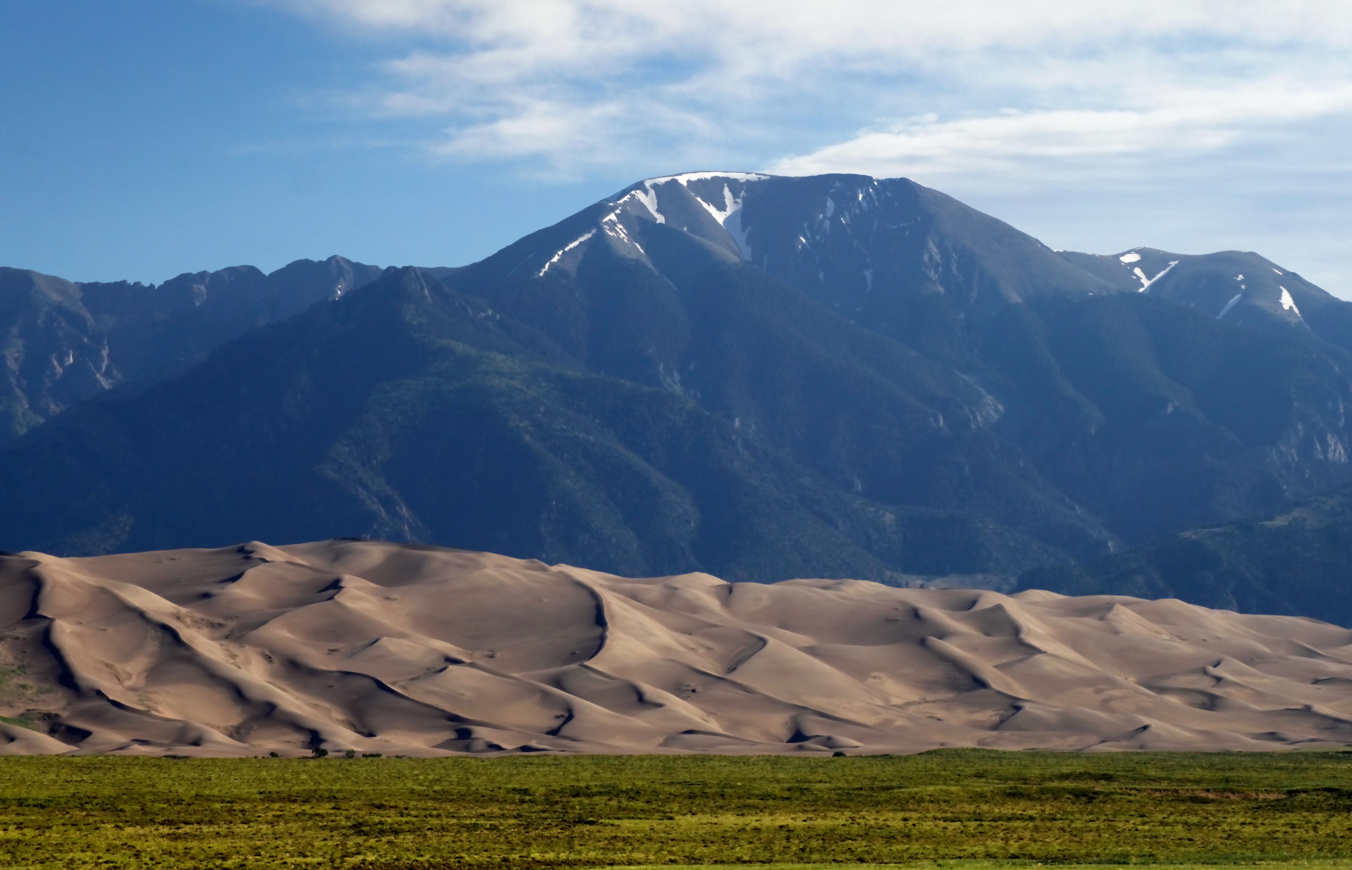 Great Sand Dunes National Park [104mm][APSC] r/telephotolandscapes