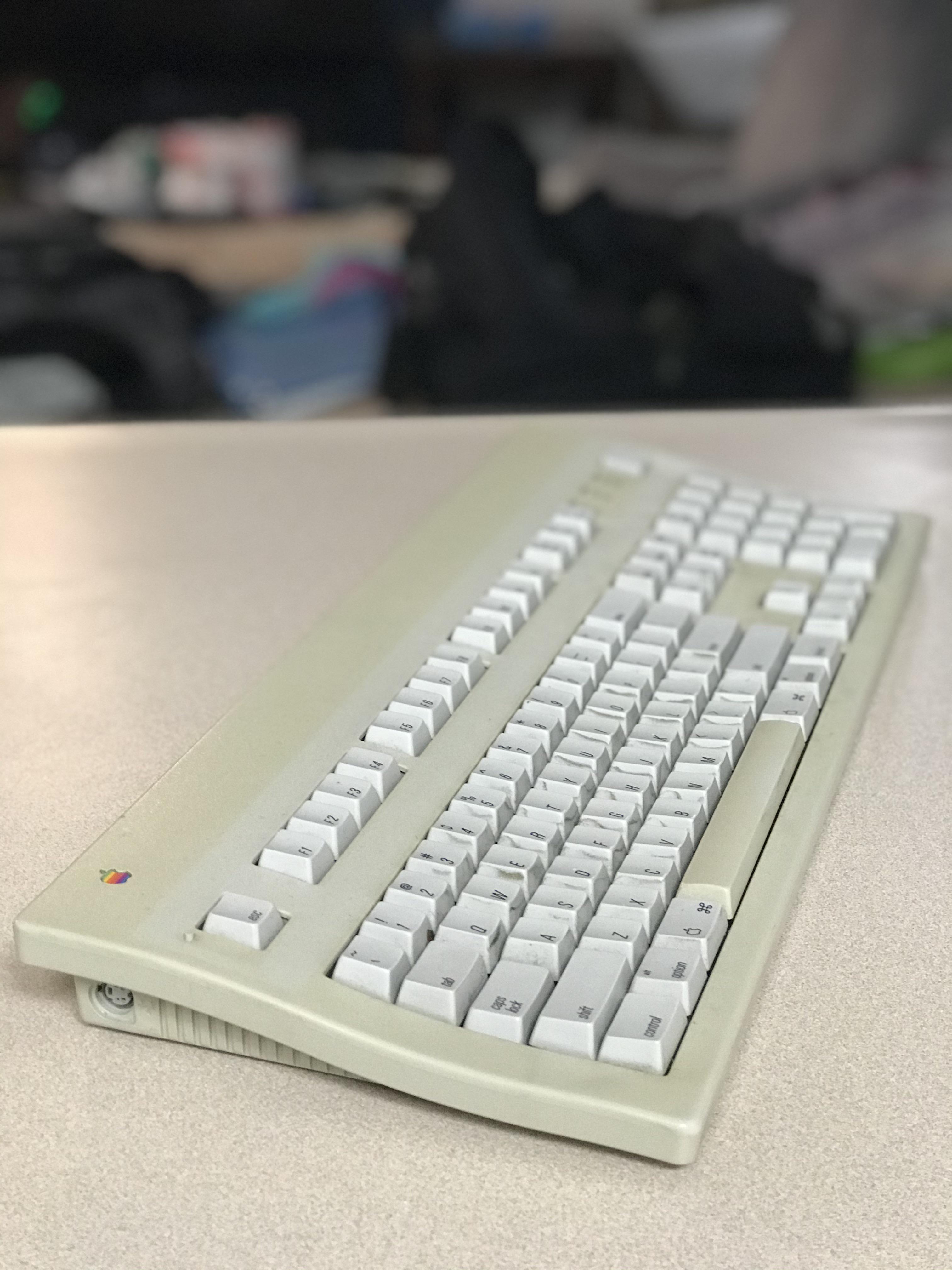 Apple Extended Keyboard II switches mod question r/MechanicalKeyboards