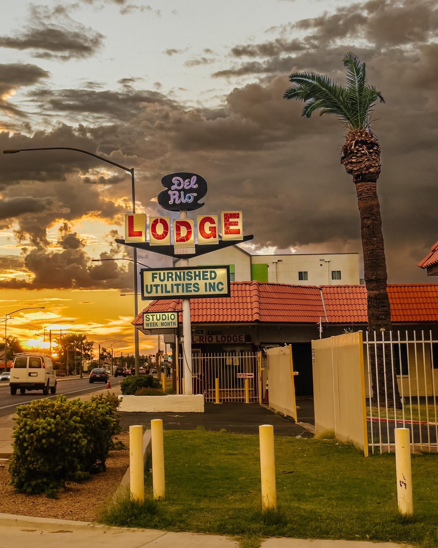 Insane afternoon skies in Mesa on Thursday. r/arizona