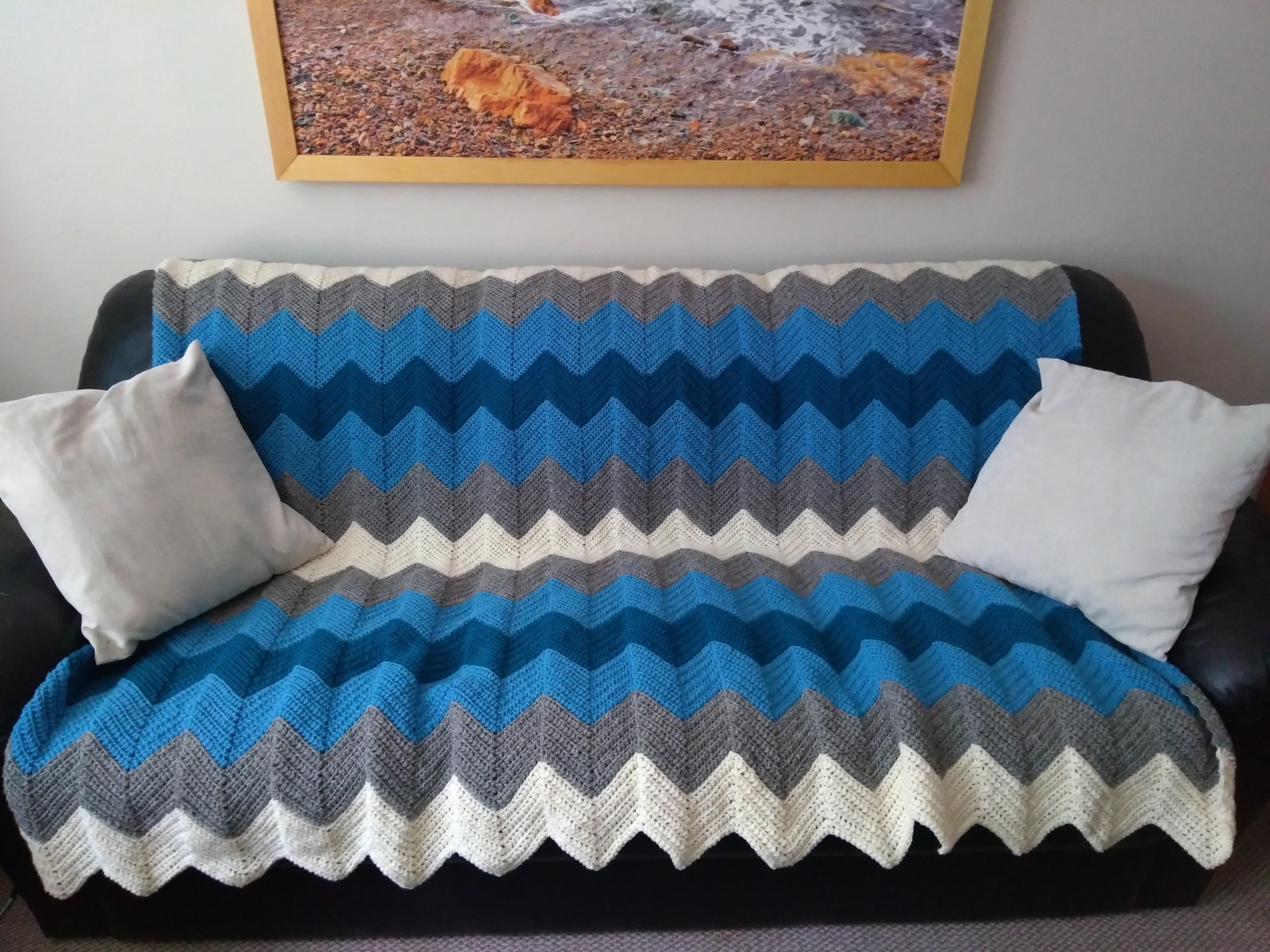 Wedding gift simple ripple afghan, about 6'6" square r/crochet