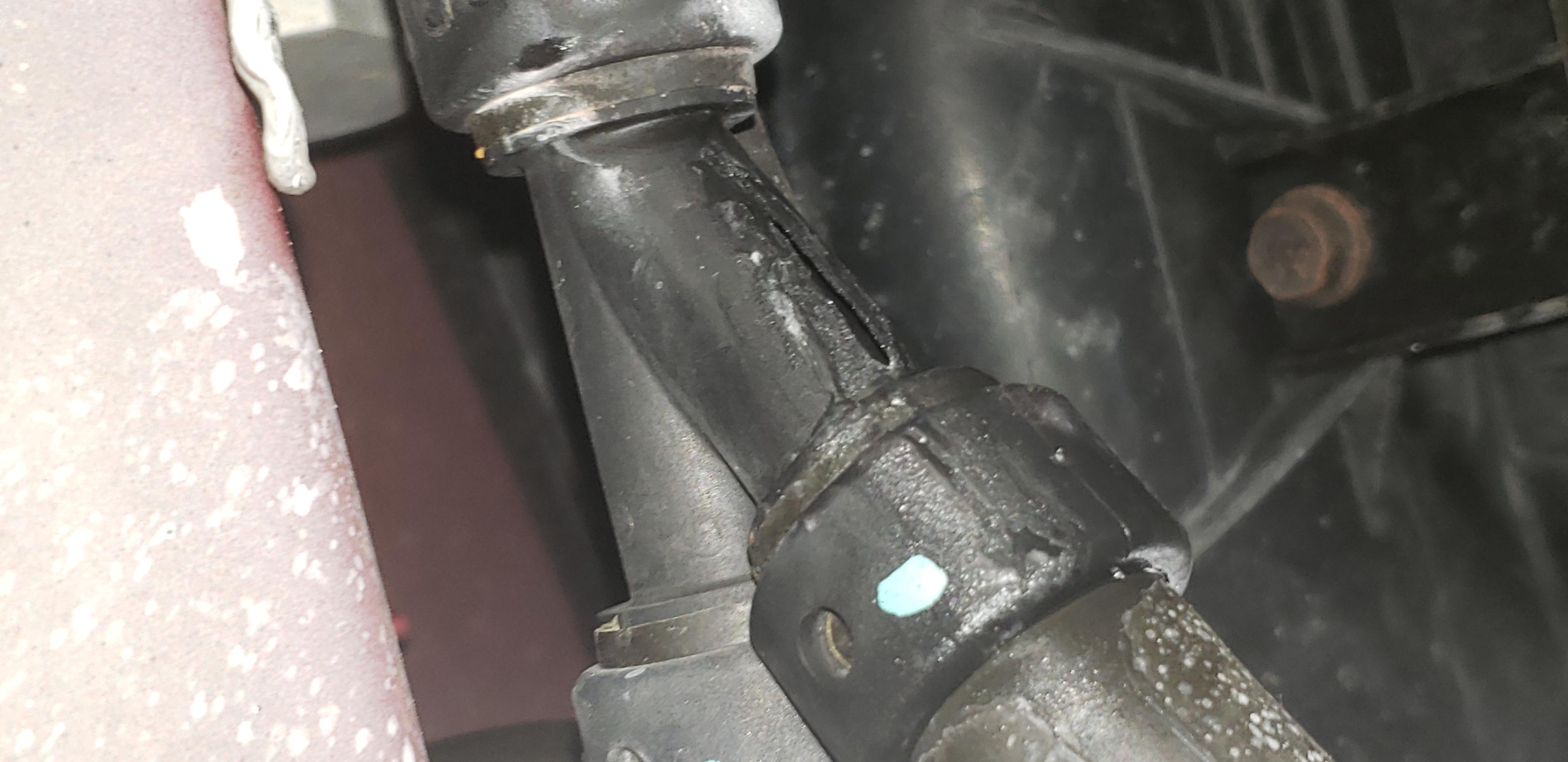 How do I remove the heater core hose clamp/connector, the thing with