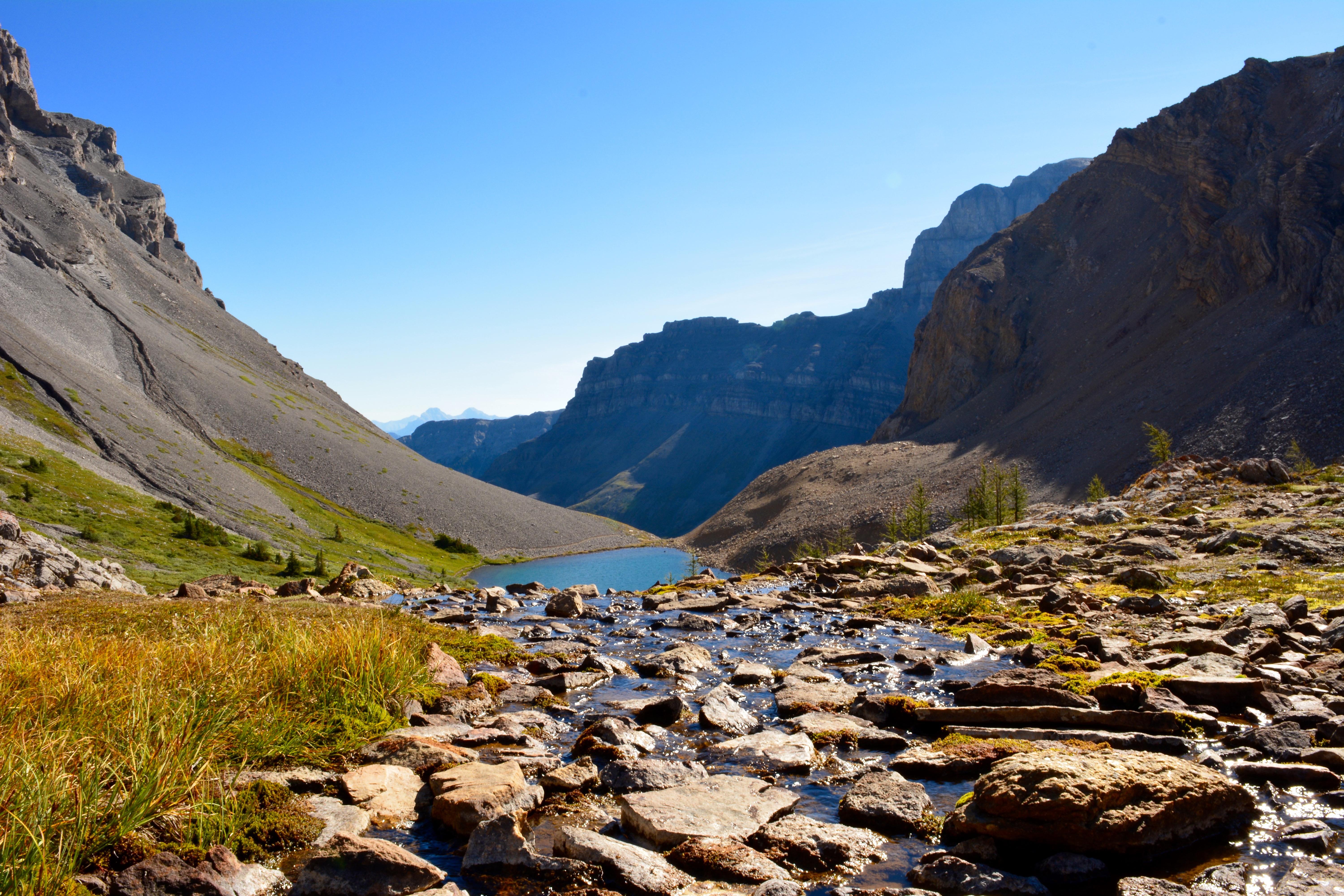 [oc] 4 hours in and I found Harvey lake in Banff National Park