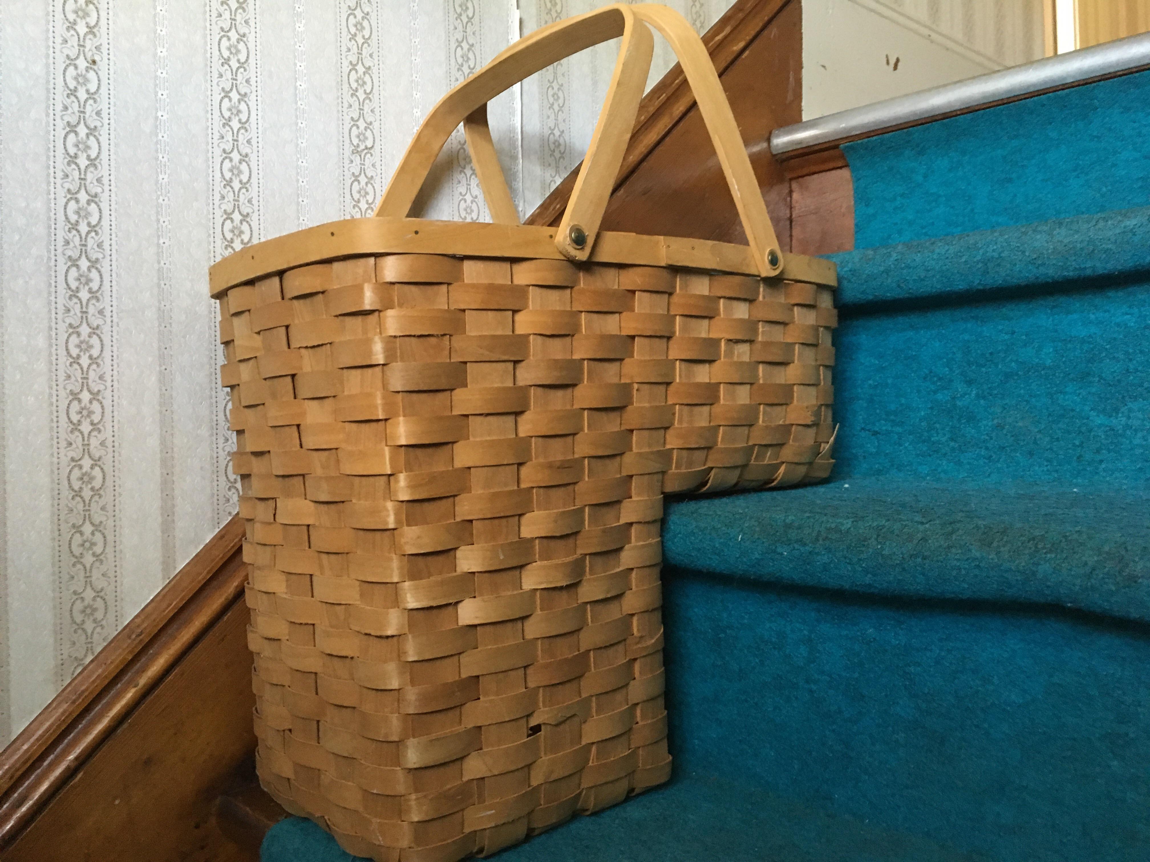 This basket made for stairs. r/mildlyinteresting