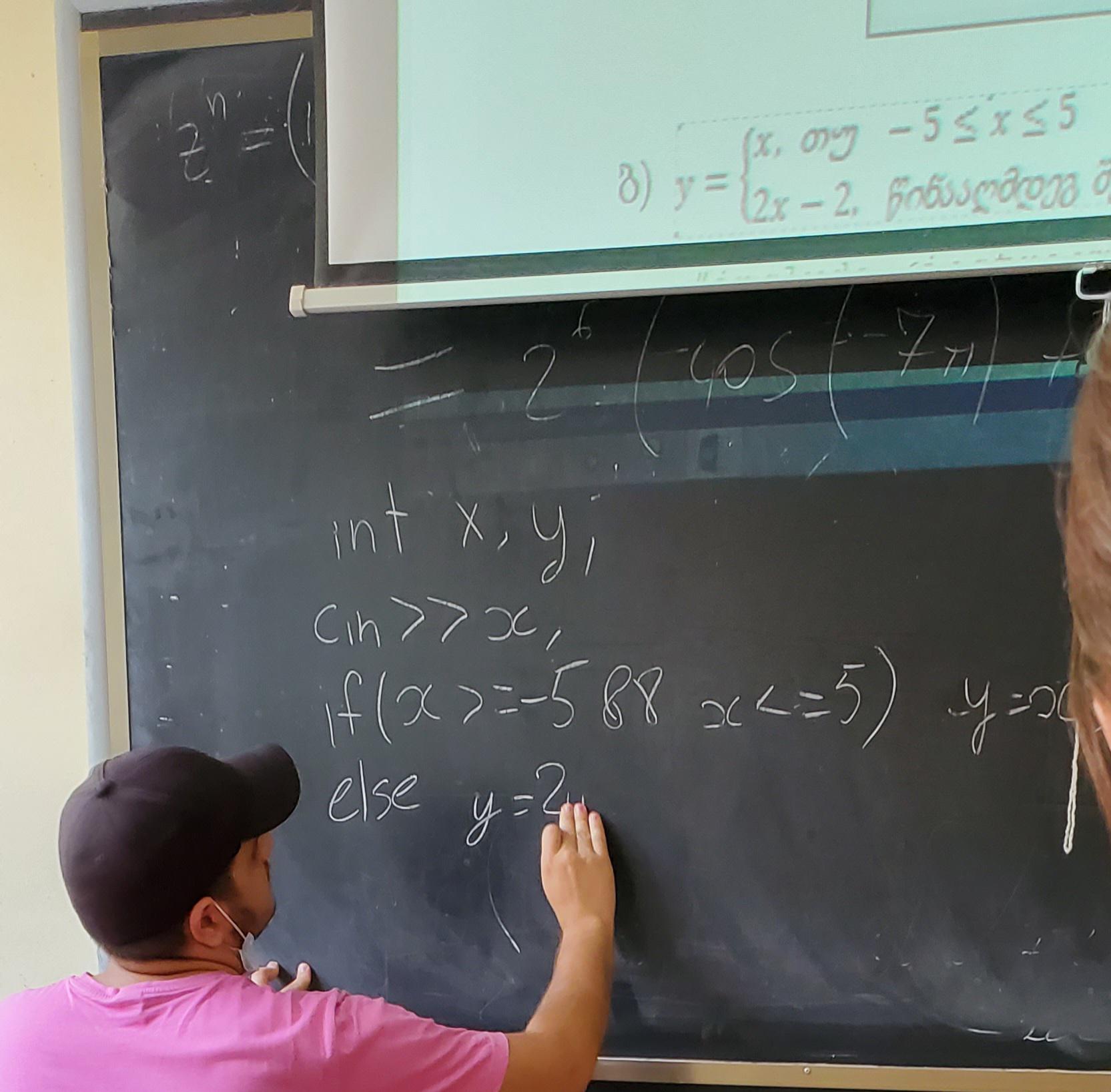 Students what IDE are we gonna use? TSU r/ProgrammerHumor