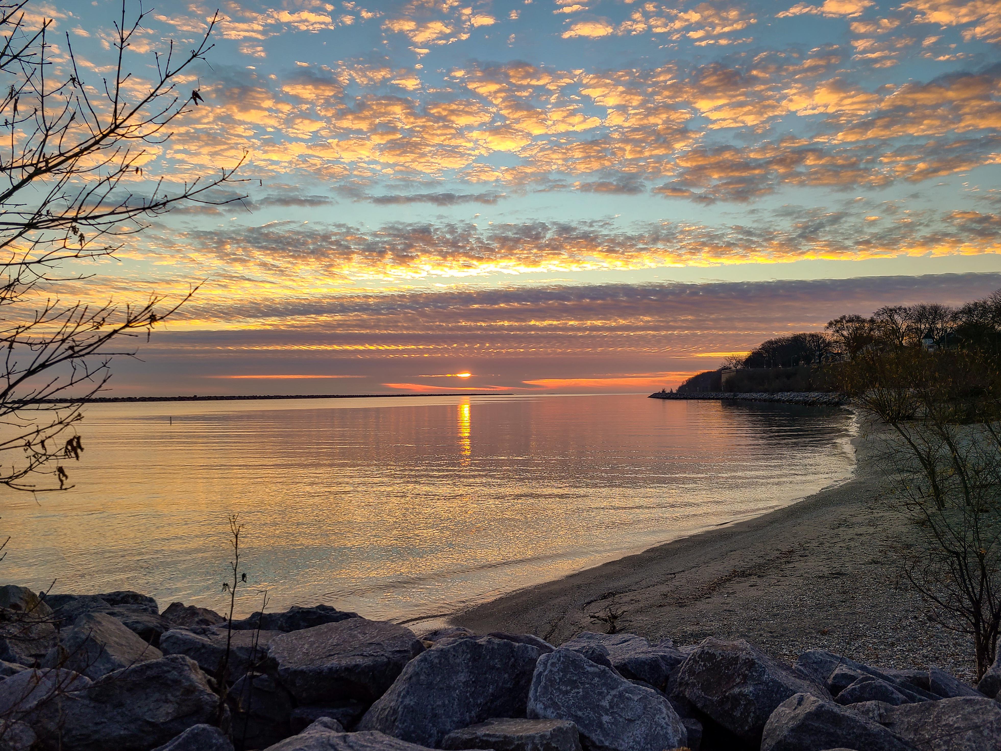 Sunrise at South Shore Park today was incredible r/milwaukee