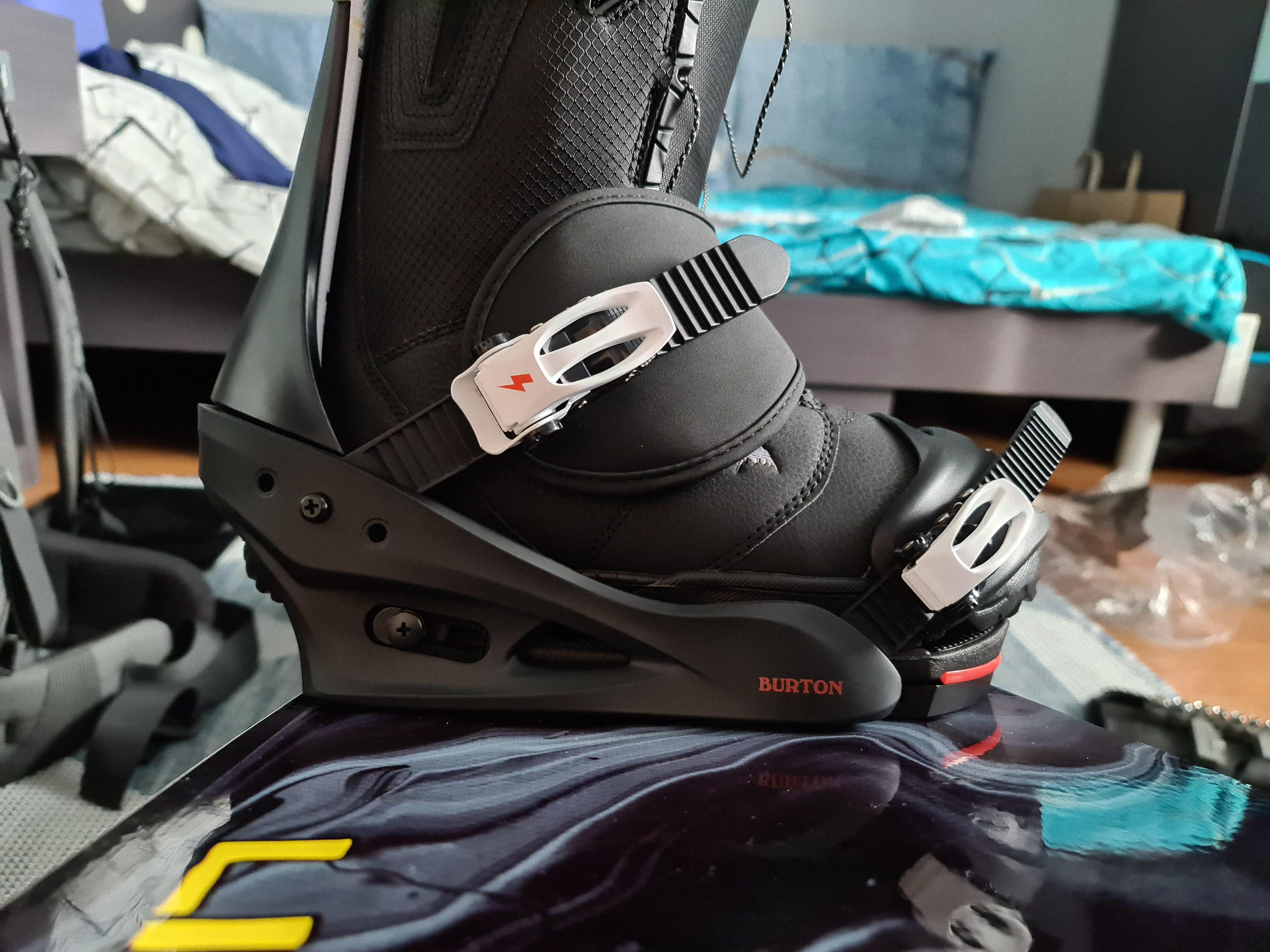 Are the bindings too big for the boot and board? r/snowboardingnoobs