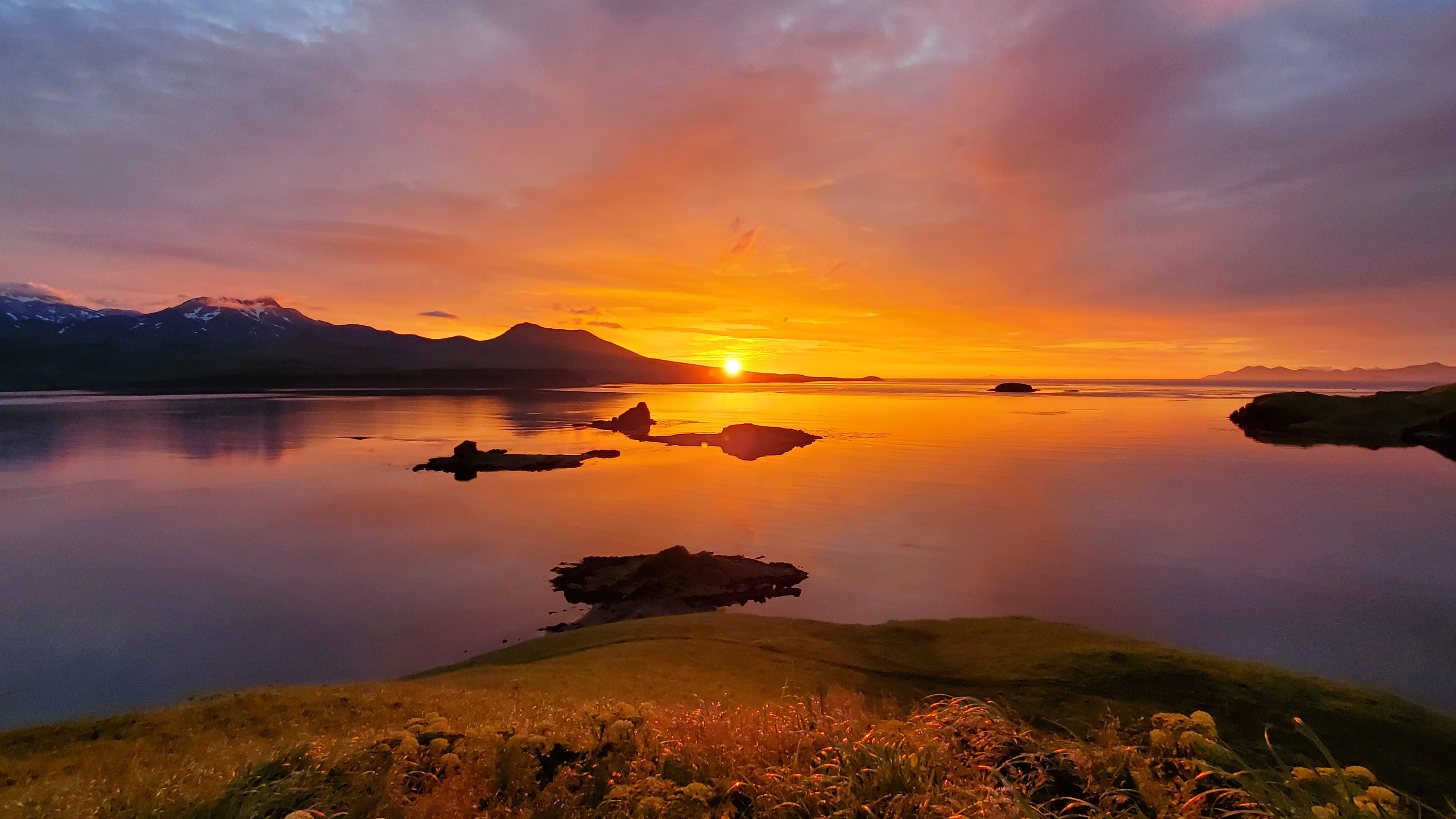 A rare sunrise on Atka Island [OC] [4608x2592] r/EarthPorn