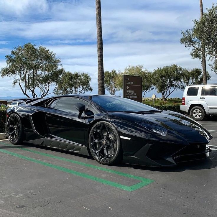 Black Aventador carporn