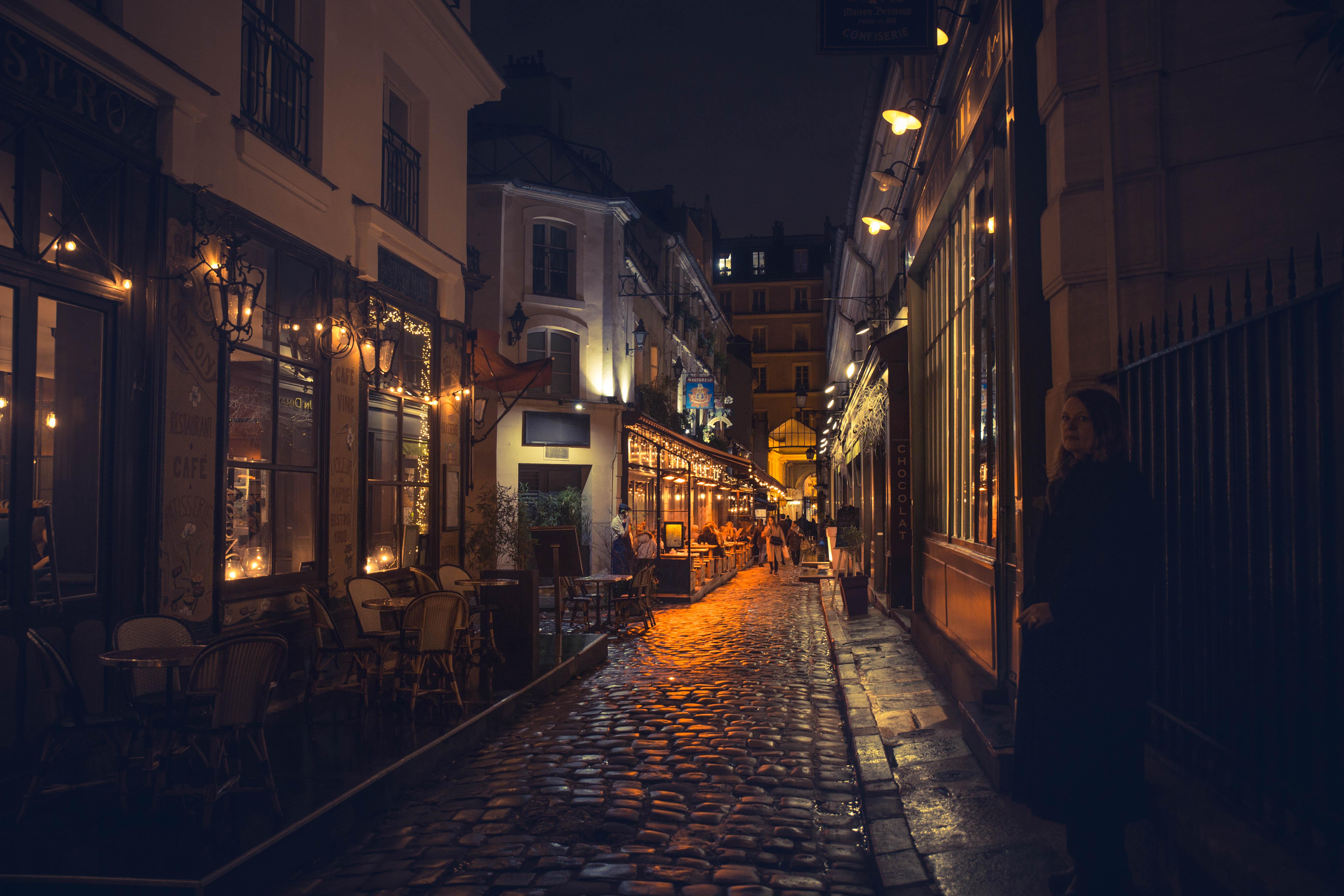 This cozy street in Paris r/CozyPlaces
