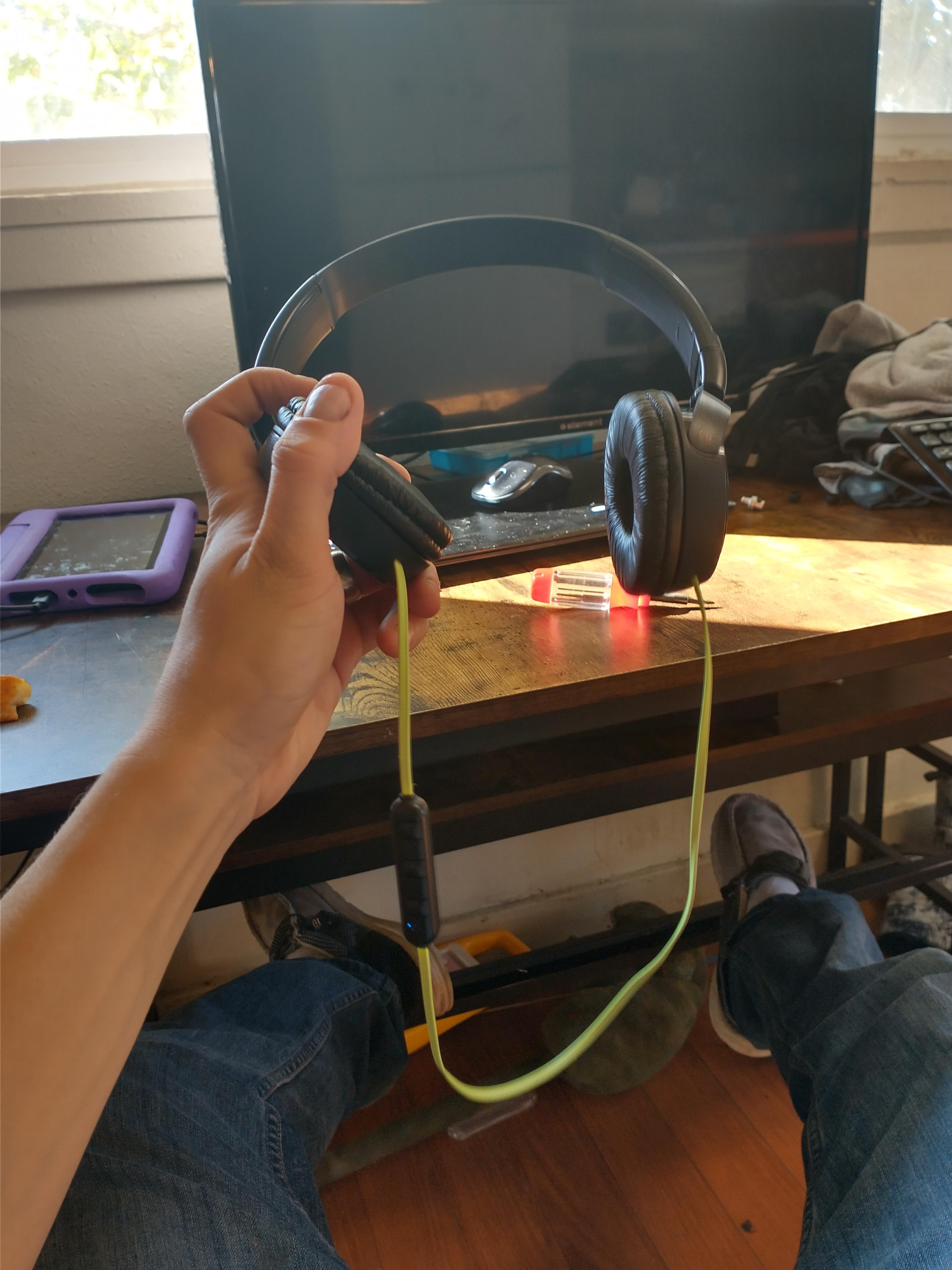 My headphone jack broke so I took a pair of wireless jogging headphones