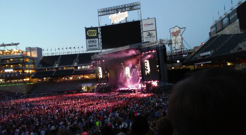 Billy Joel with surprise guest Axl Rose at Target Field anyone else go
