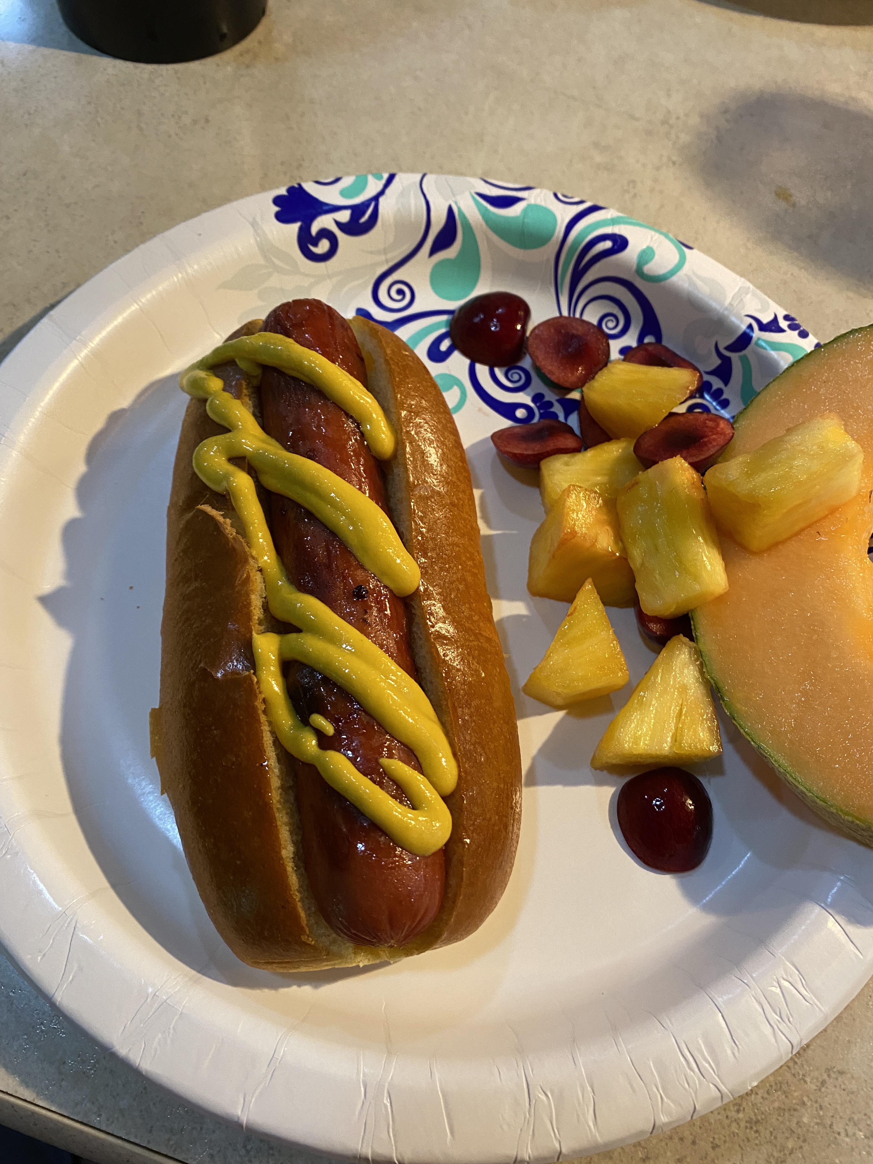 Aldi’s brioche hotdog buns are cut down the top not the side. Fits my