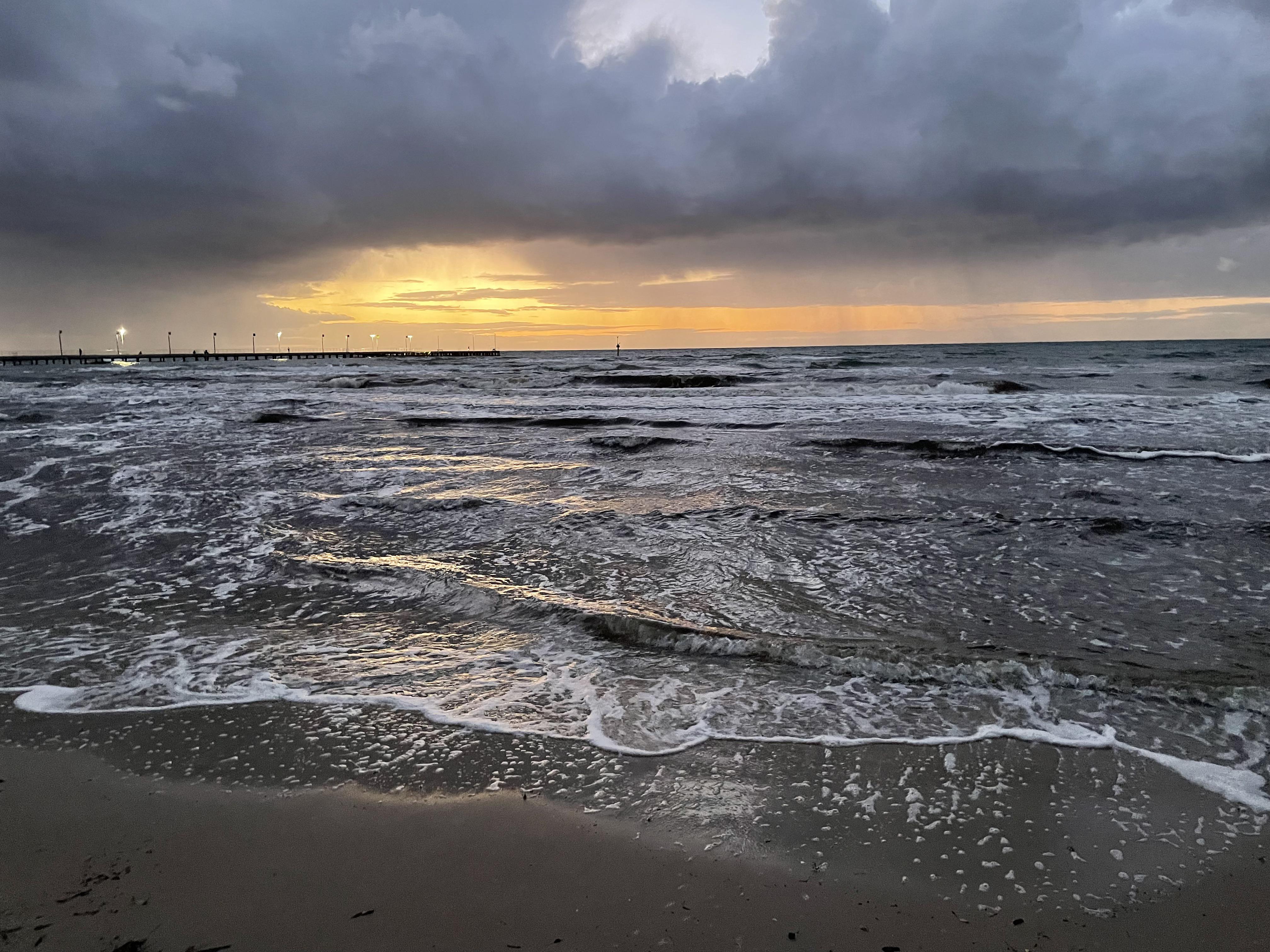 Frankston Beach putting on the goods last night r/melbourne
