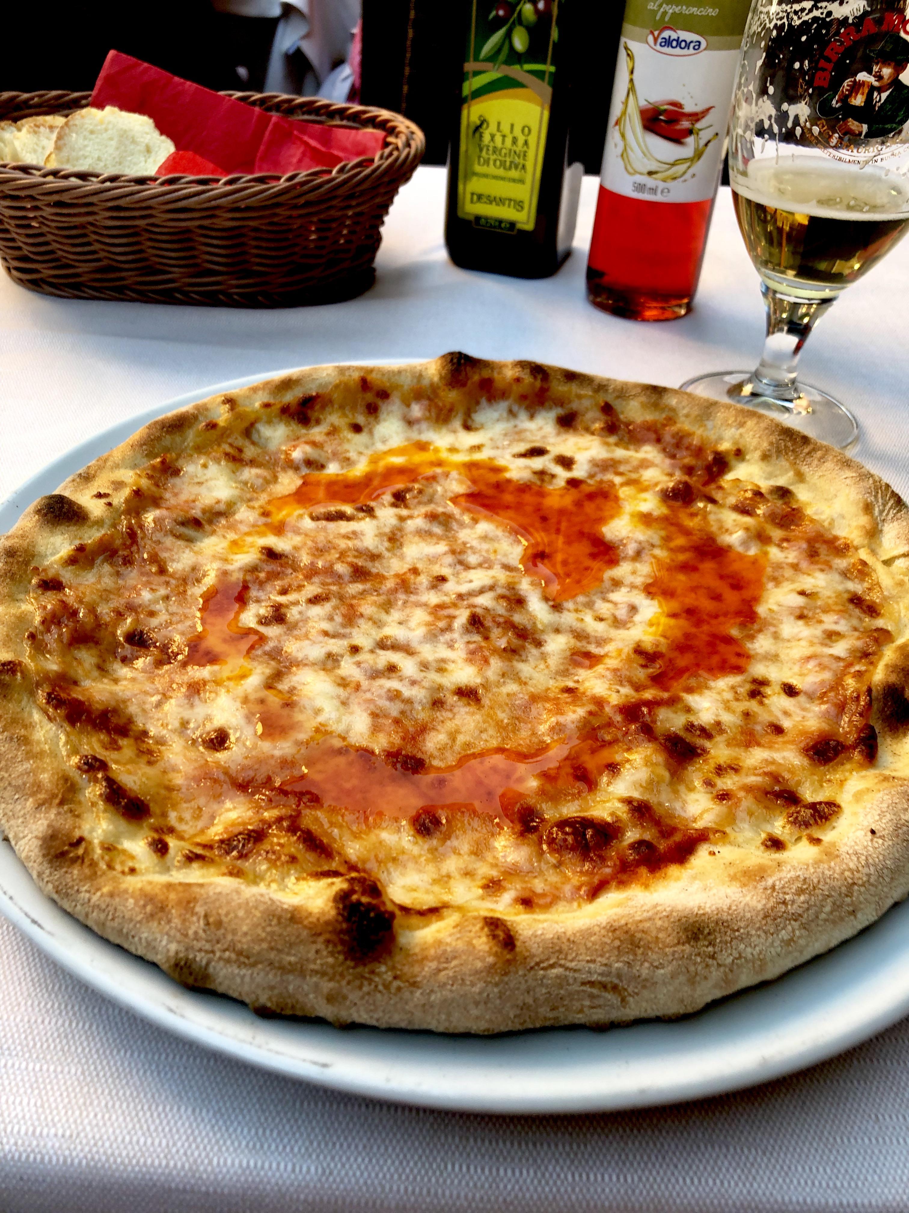 When in Rome, or in this case Venice. A simple but perfect pizza, with