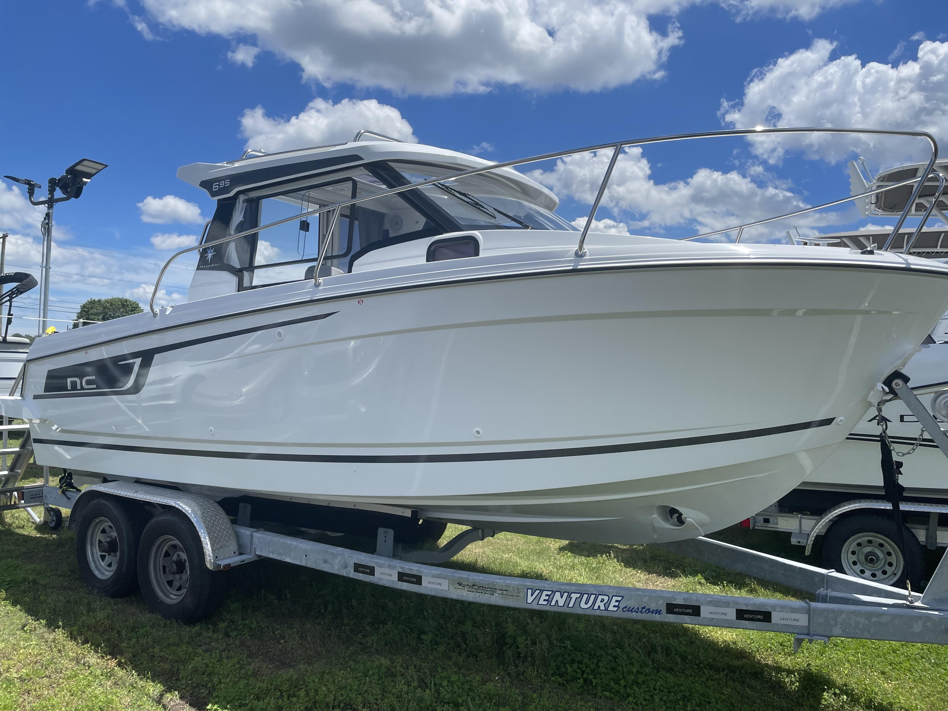 New boat Jeanneau nc695. Added lot of dealer options. Ac with lithium