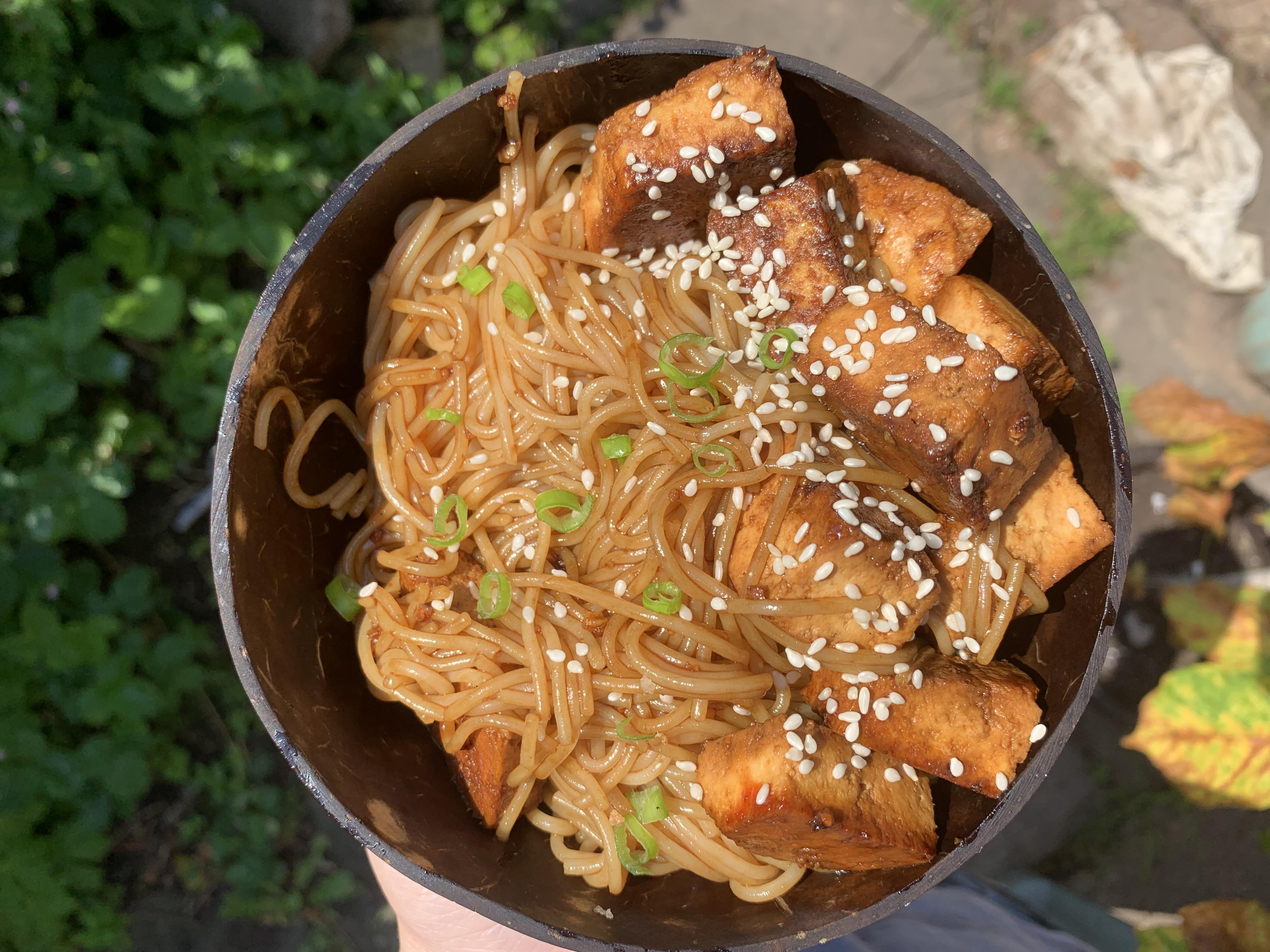 Spicy garlic noodles with tofu r/vegan