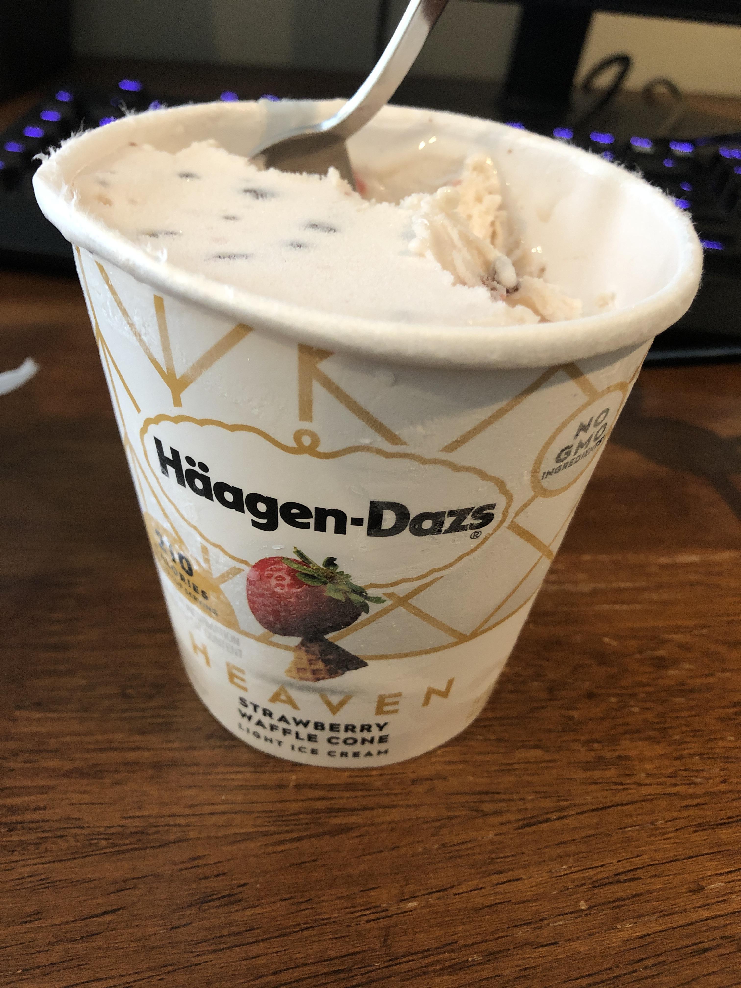 The häagen dazs new low calorie ice cream is 🔥🔥🔥 strawberry and waffle