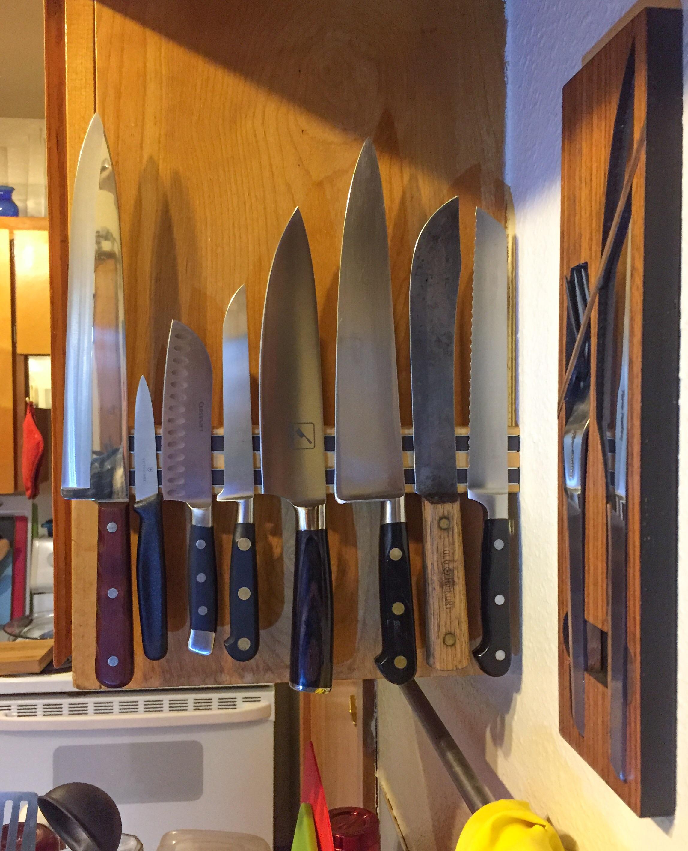 I picked up a couple new thrift store kitchen knives last weekend. Here