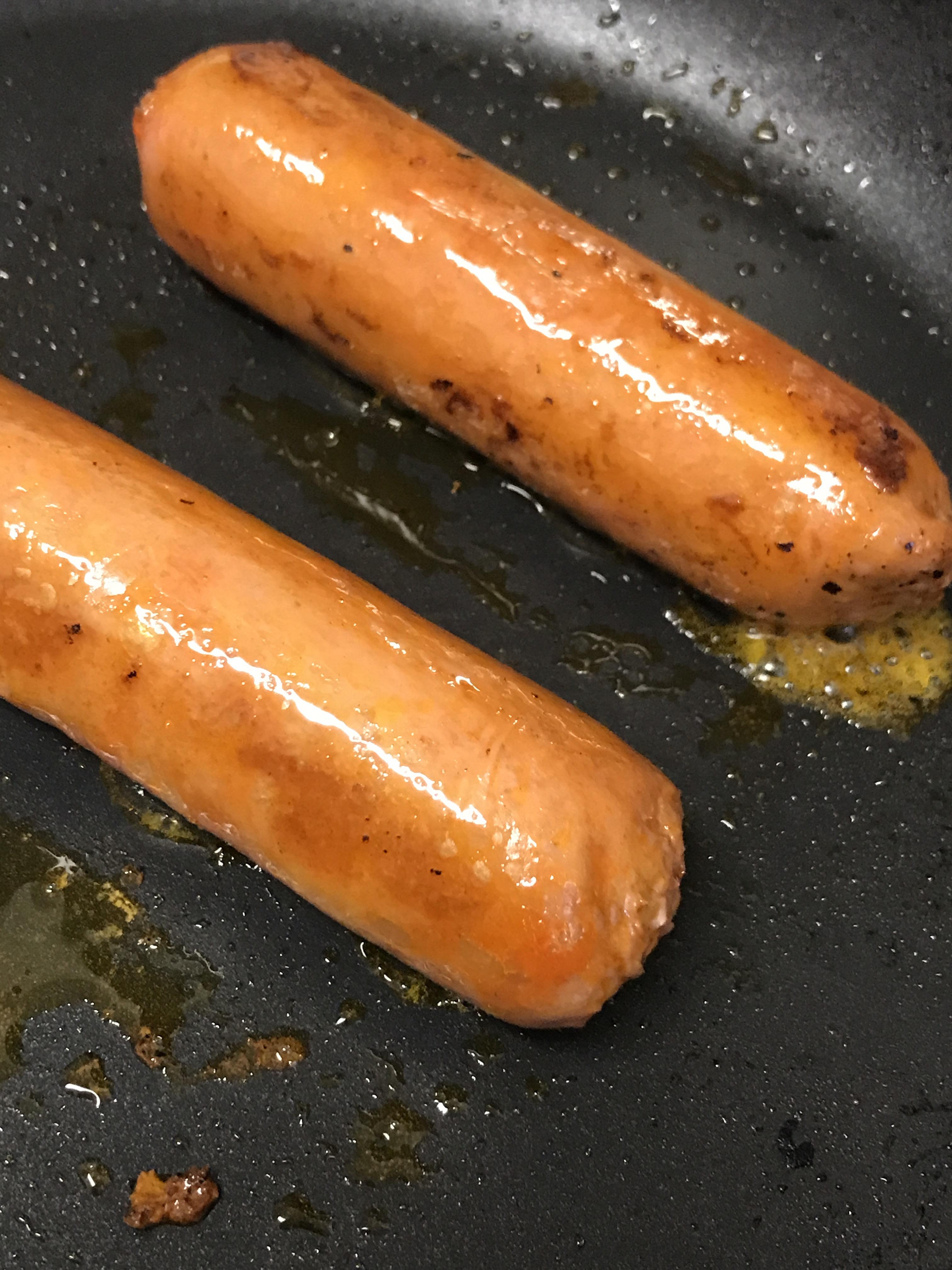 Trying beyond sausages. It smells like meat which almost made me gag. r/vegan