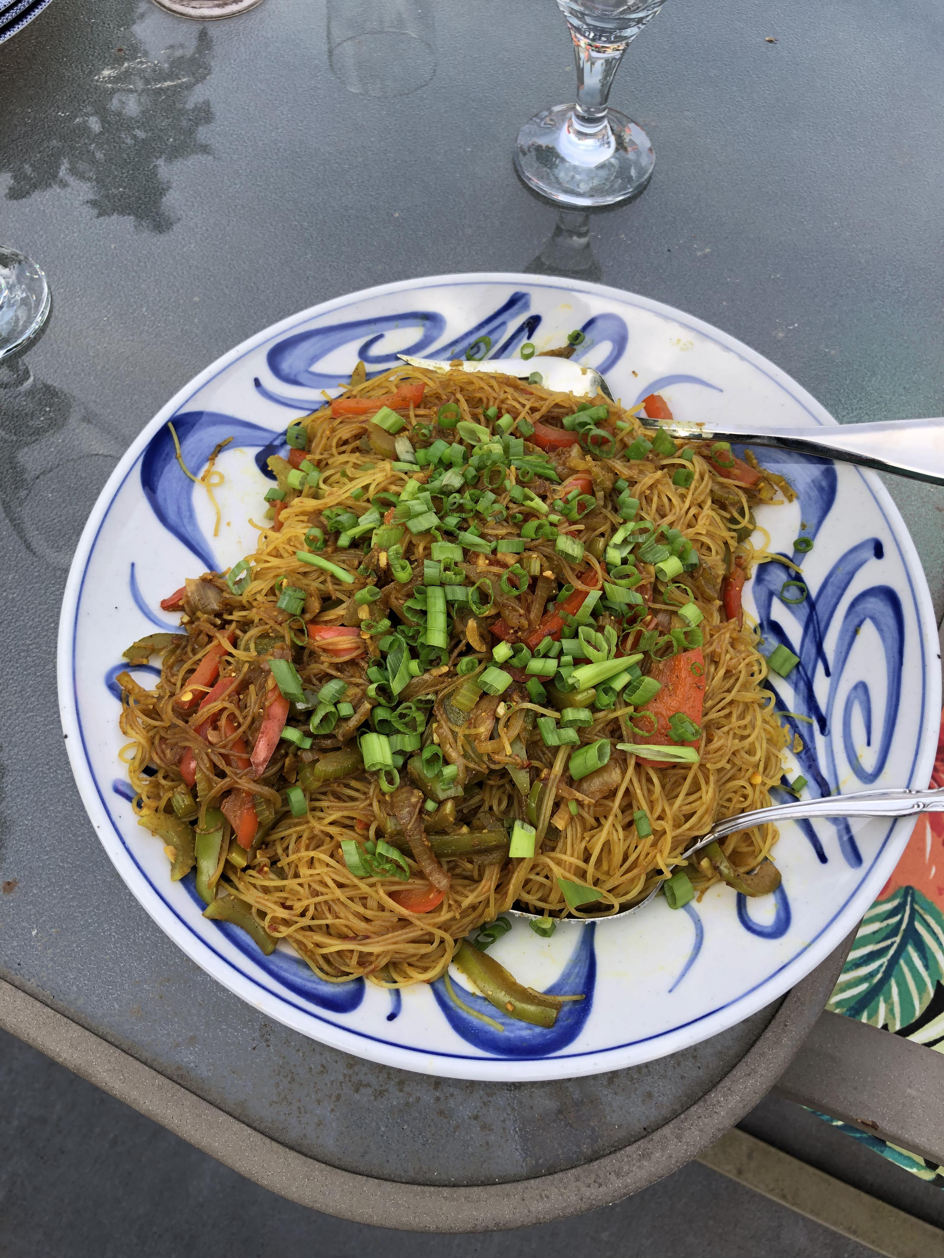 (Homemade) some Singapore noodles for a nice picnic on the deck for my