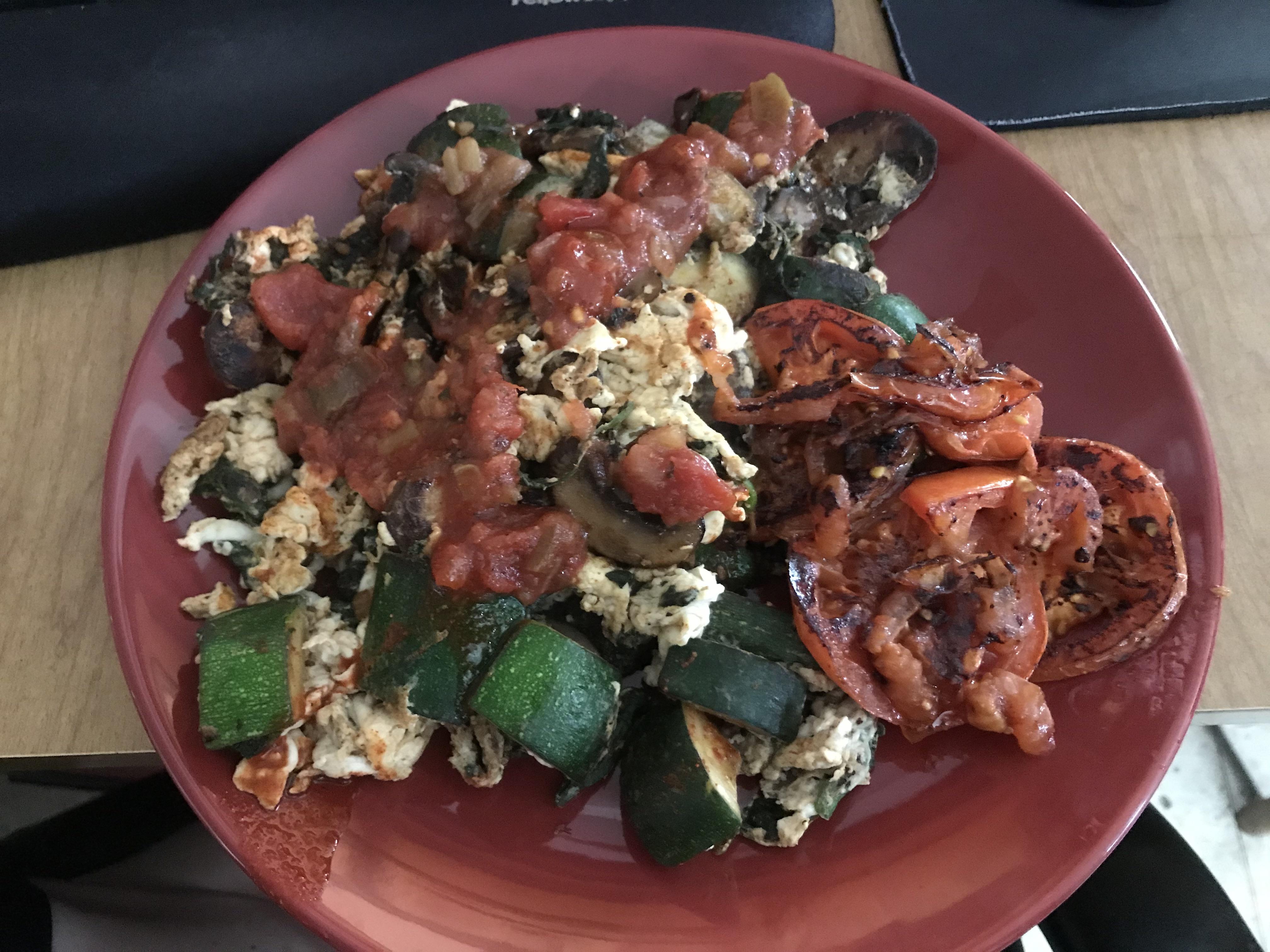 310 calorie breakfast. Veggie scramble. Volumeeating
