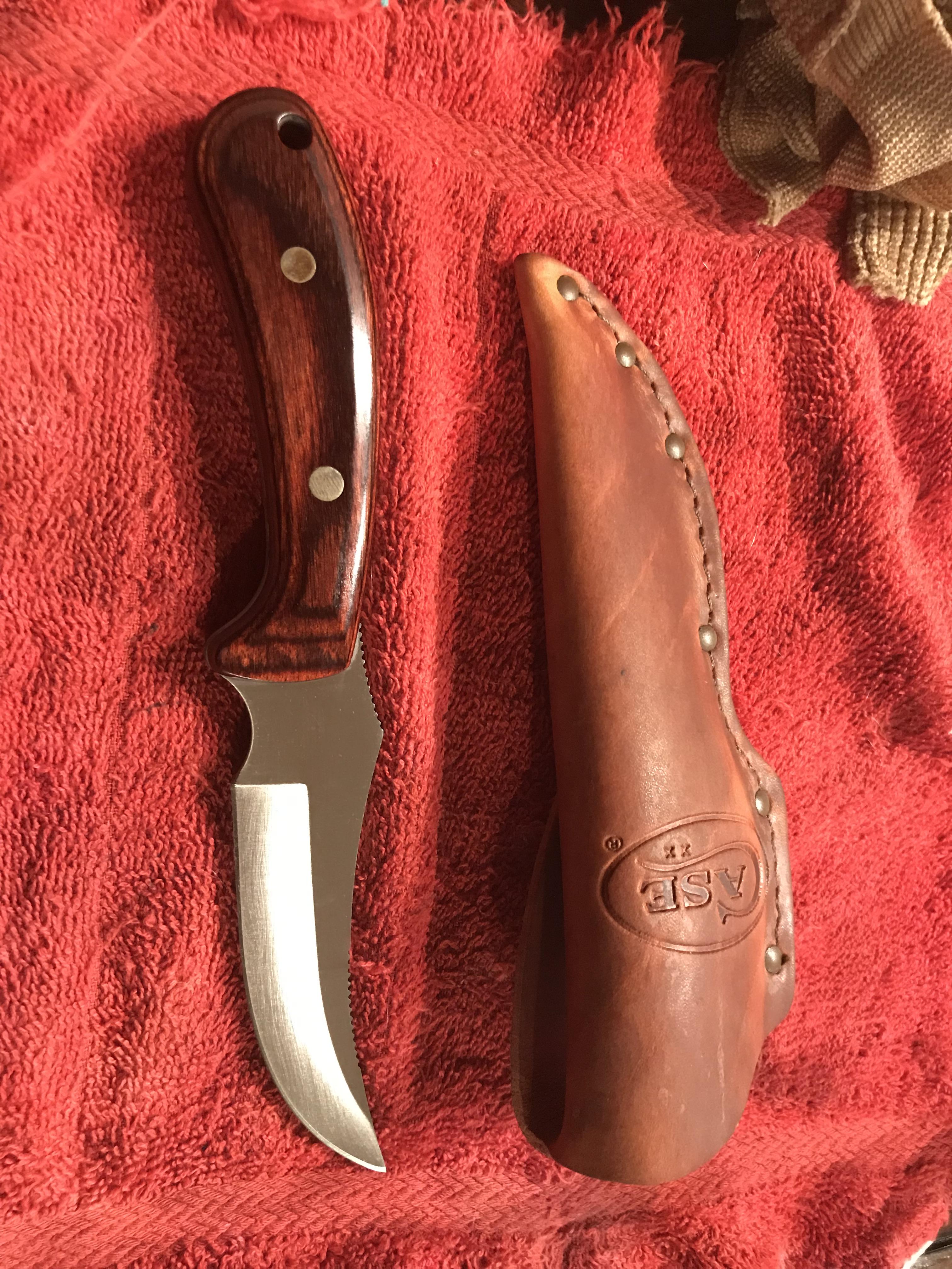 Best skinning knife I’ve ever owned. Such a beauty r/knives
