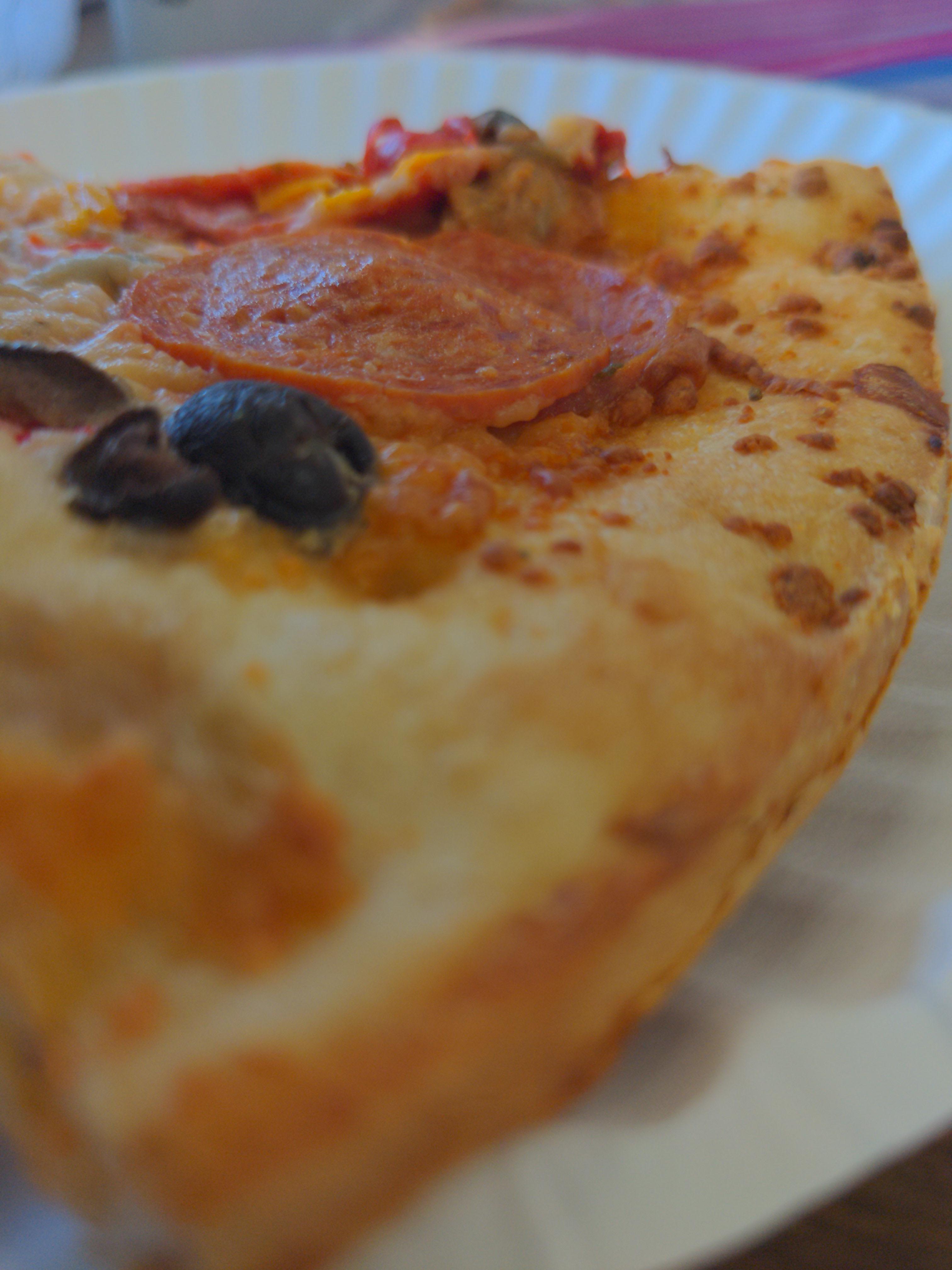 Day old, cold, Aldi take and bake pizza for lunch....ftw r/aldi