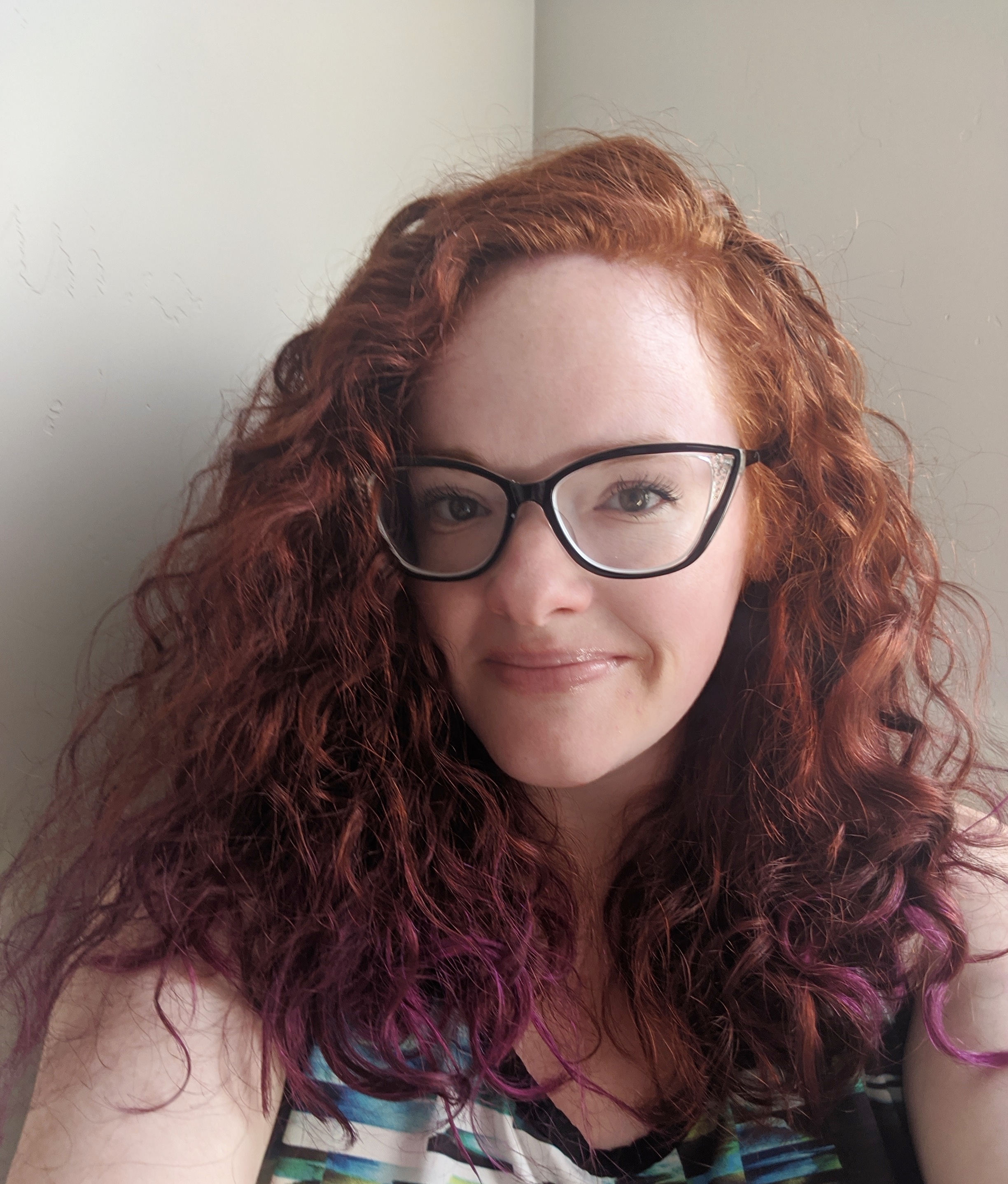 Tried the pineapple hair trick finally, and I'm impressed! r/curlyhair