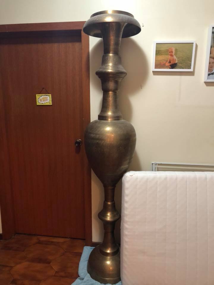 Tall Brass Vase/Urn? r/whatisthisthing