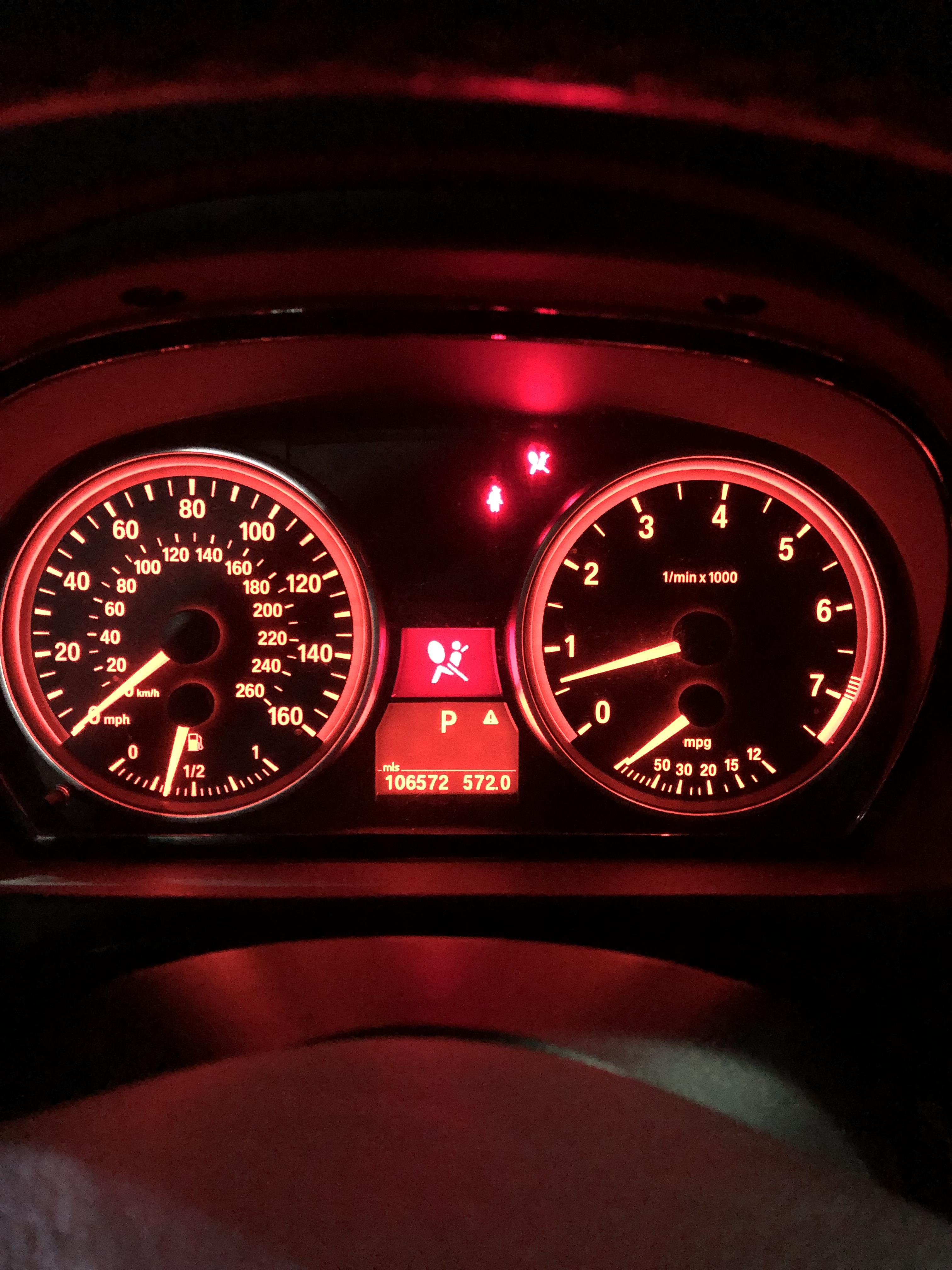 2007/BMW/328i anyone know why this airbag logo is on ? r/MechanicAdvice