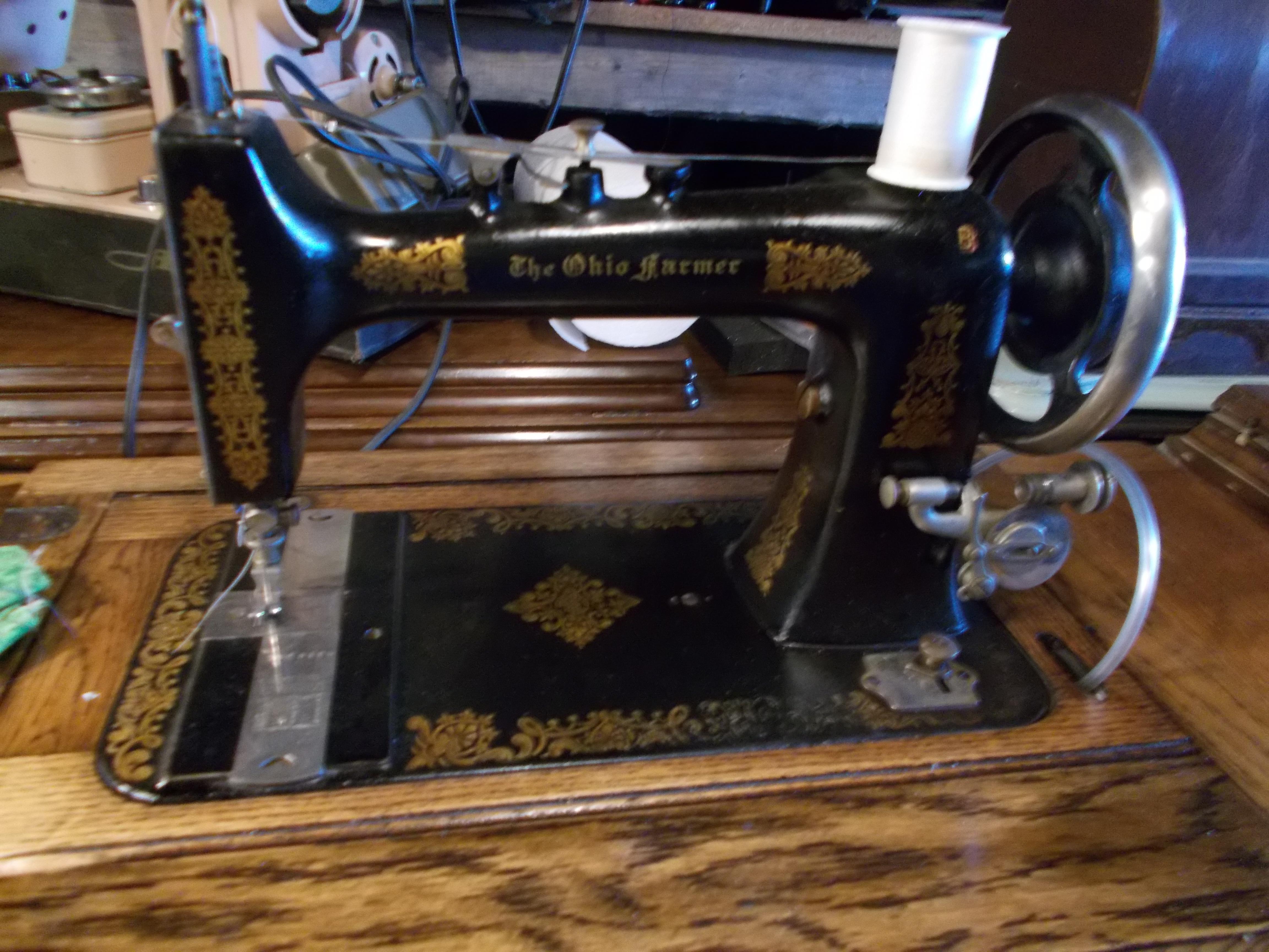 "The Ohio Farmer" is a Davis Sewing Machine Co. Underfeed model M or N