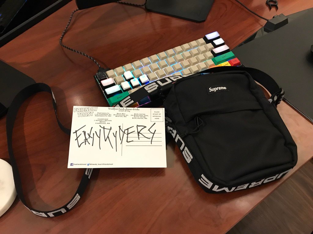 FS SS18 Shoulder Bag Black 9/10 BIN 120 r/Supreme