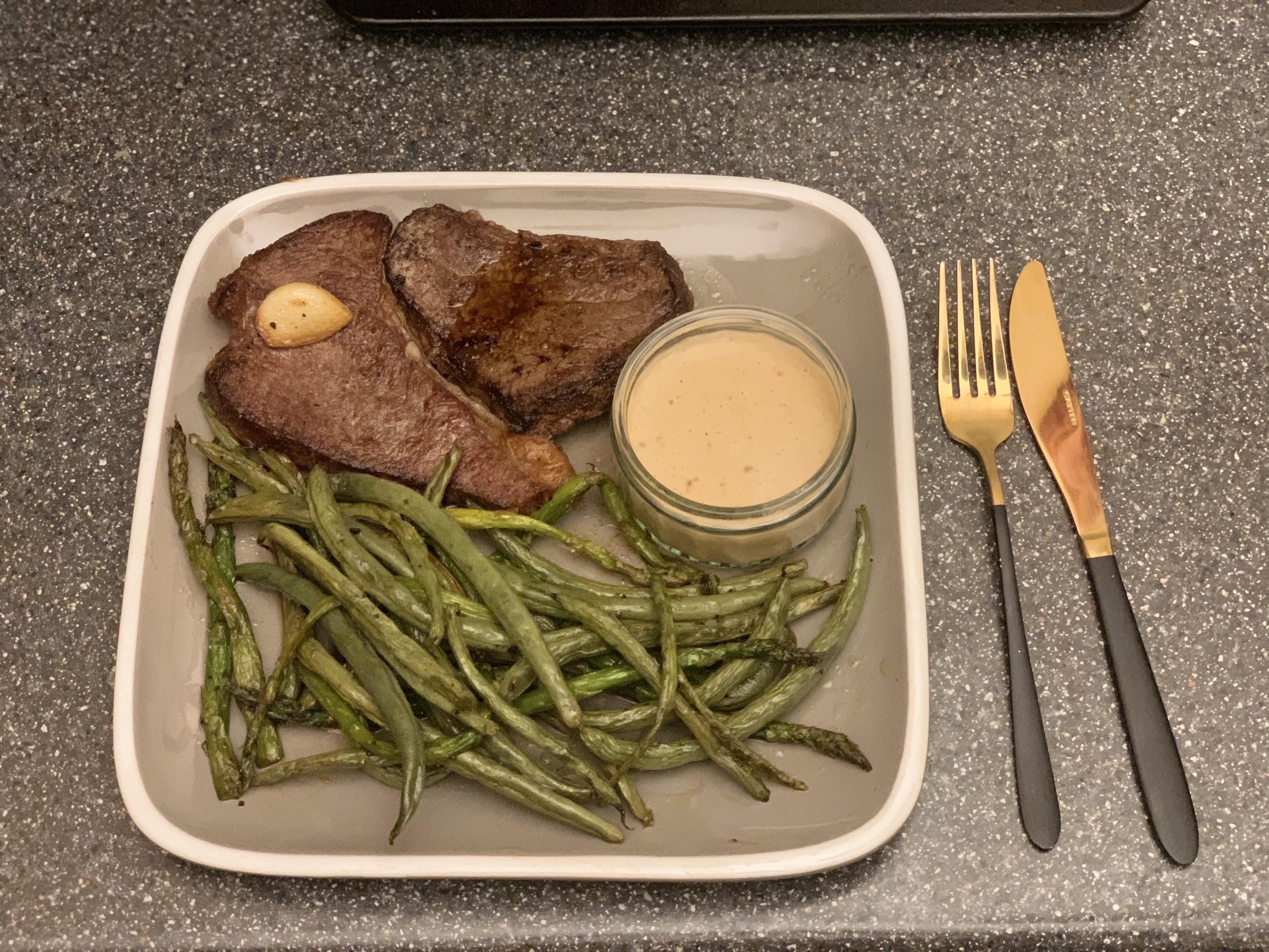 Steak with roasted green beans and asparagus with Keto peppercorn sauce