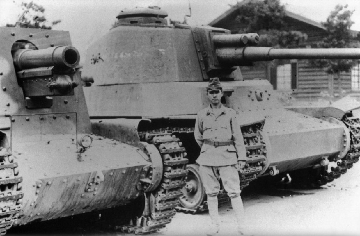 a Type 4 “ChiTo” Tank and a Type 4 HoRo 15cm selfpropelled gun in