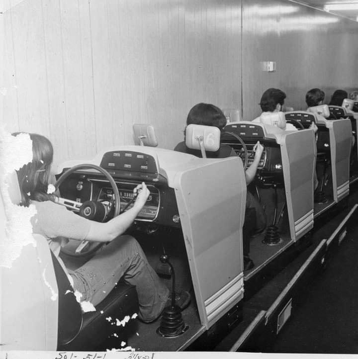 Driver Education Simulator Classes in the 1960s r/interestingasfuck